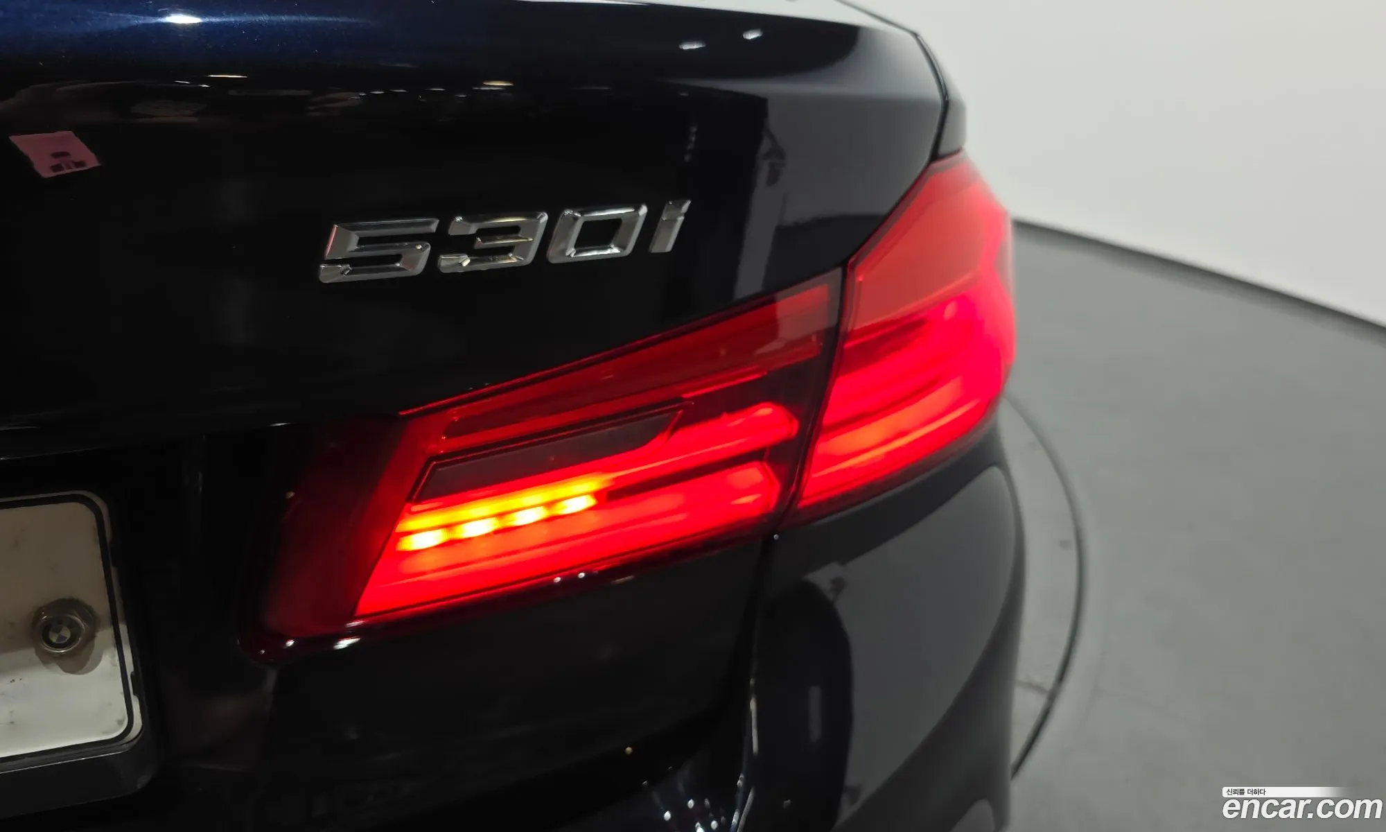 BMW 5 Series 2017 WBAJD9104JG971844 — 32