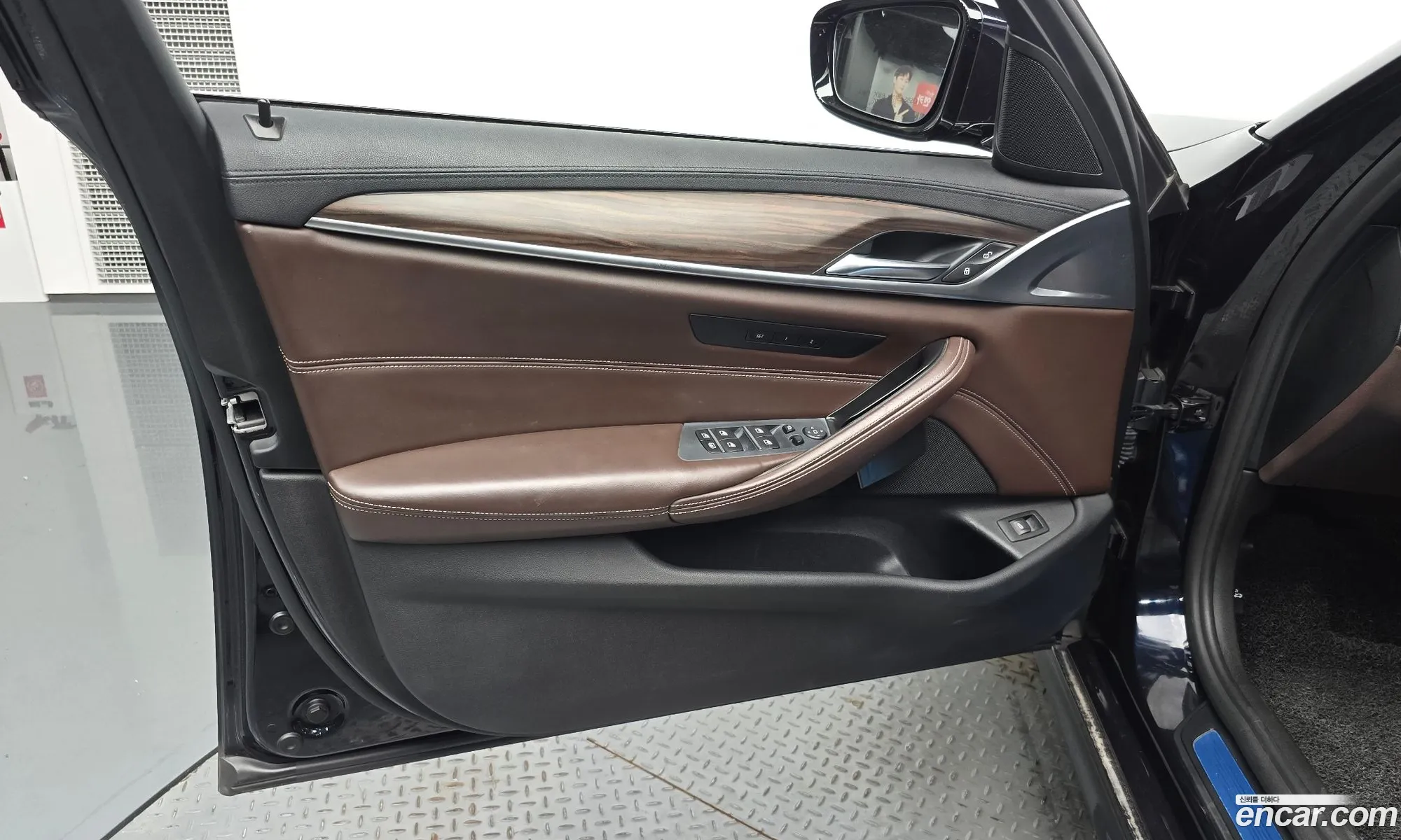 BMW 5 Series 2017 WBAJD9104JG971844 — 31