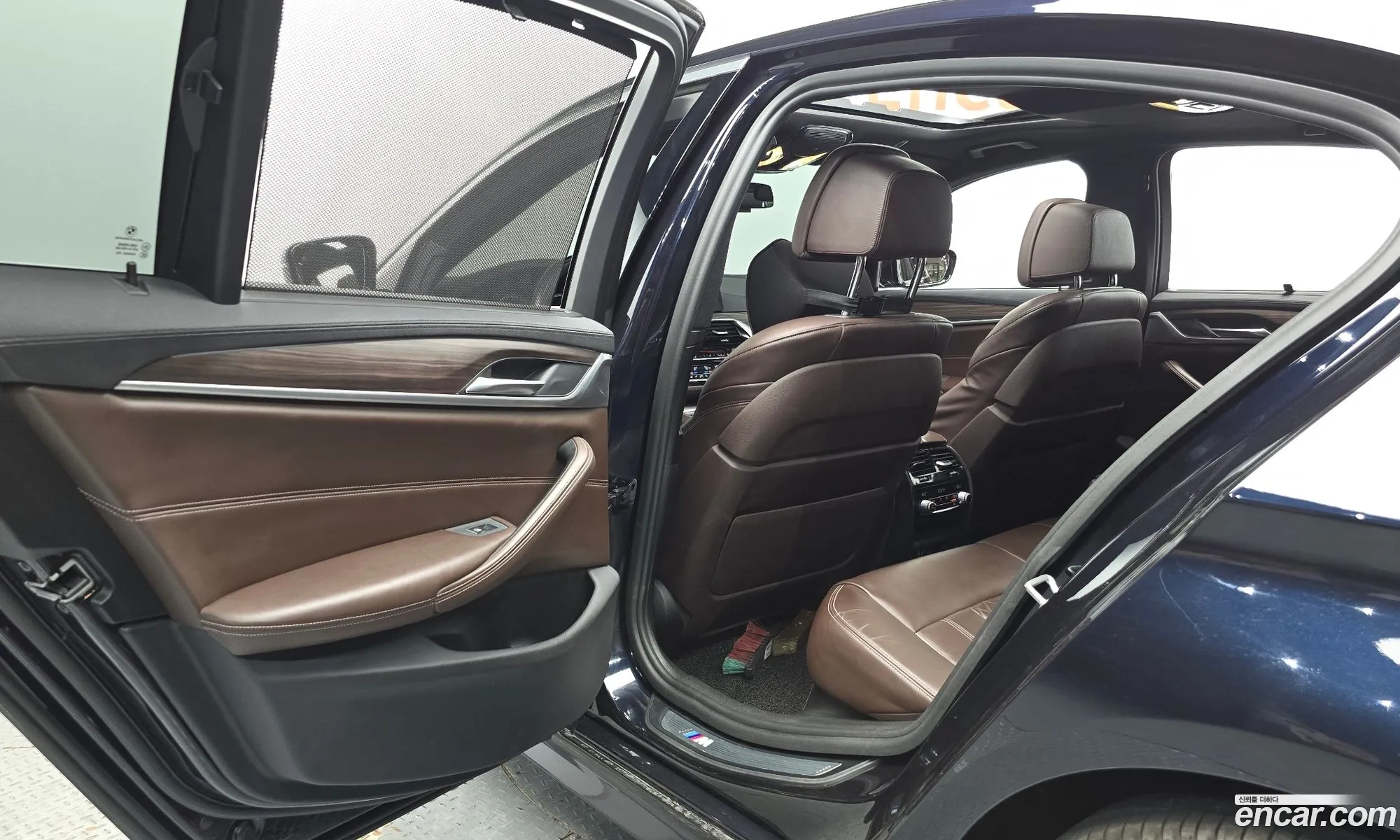 BMW 5 Series 2017 WBAJD9104JG971844 — 18