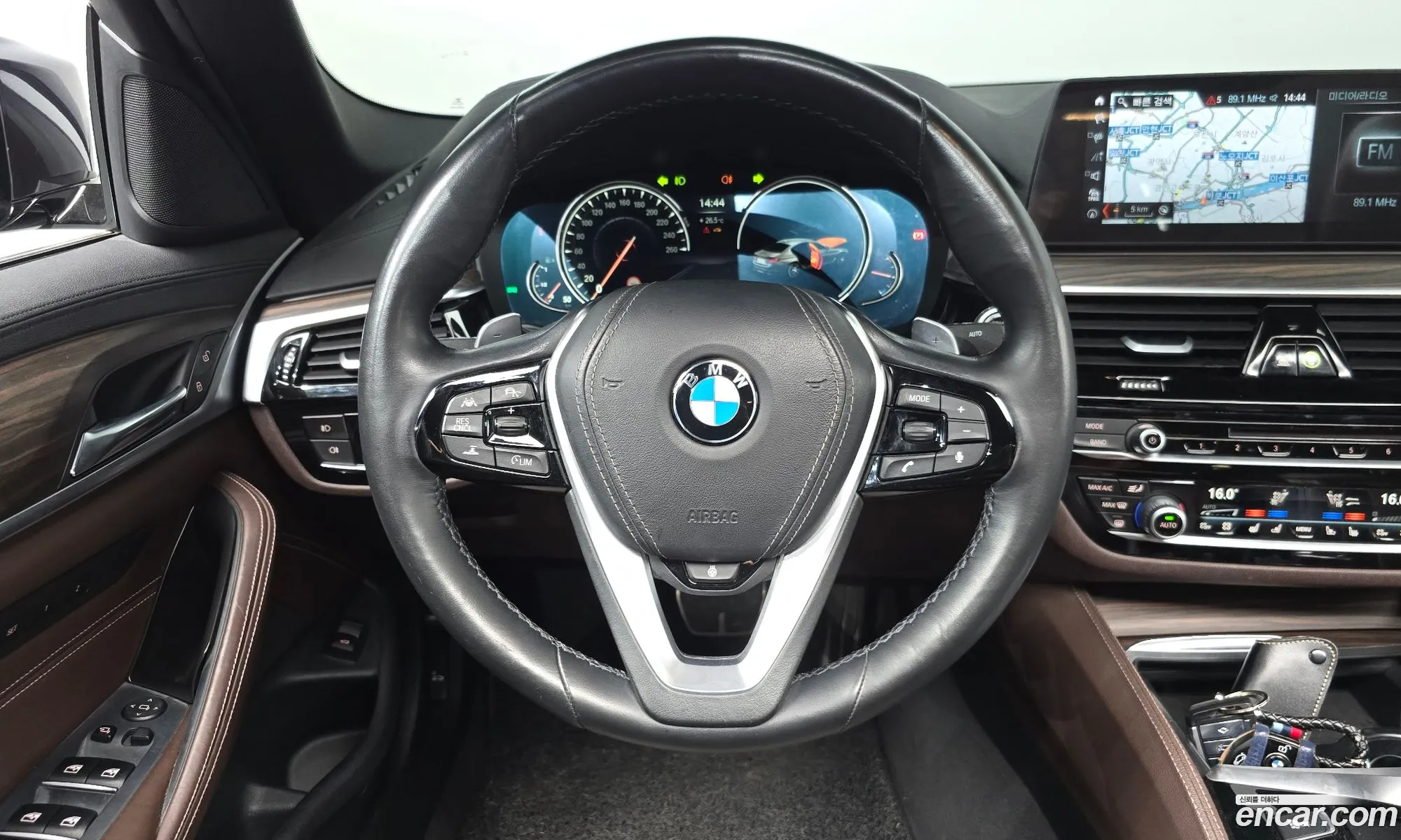 BMW 5 Series 2017 WBAJD9104JG971844 — 27