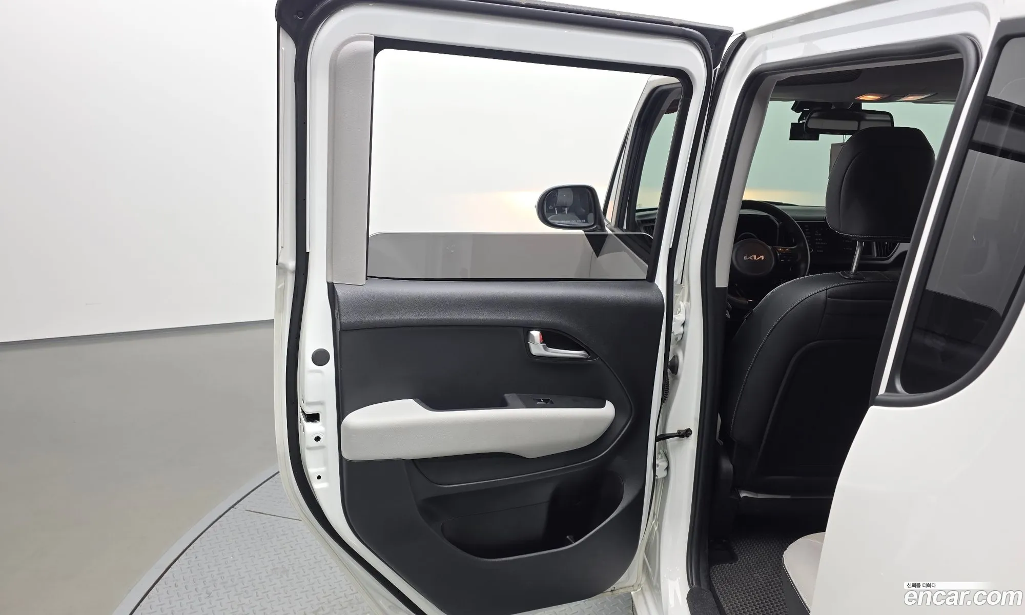 Kia Kia Ray EV 2024 KNACG81AFRT006409 — 4
