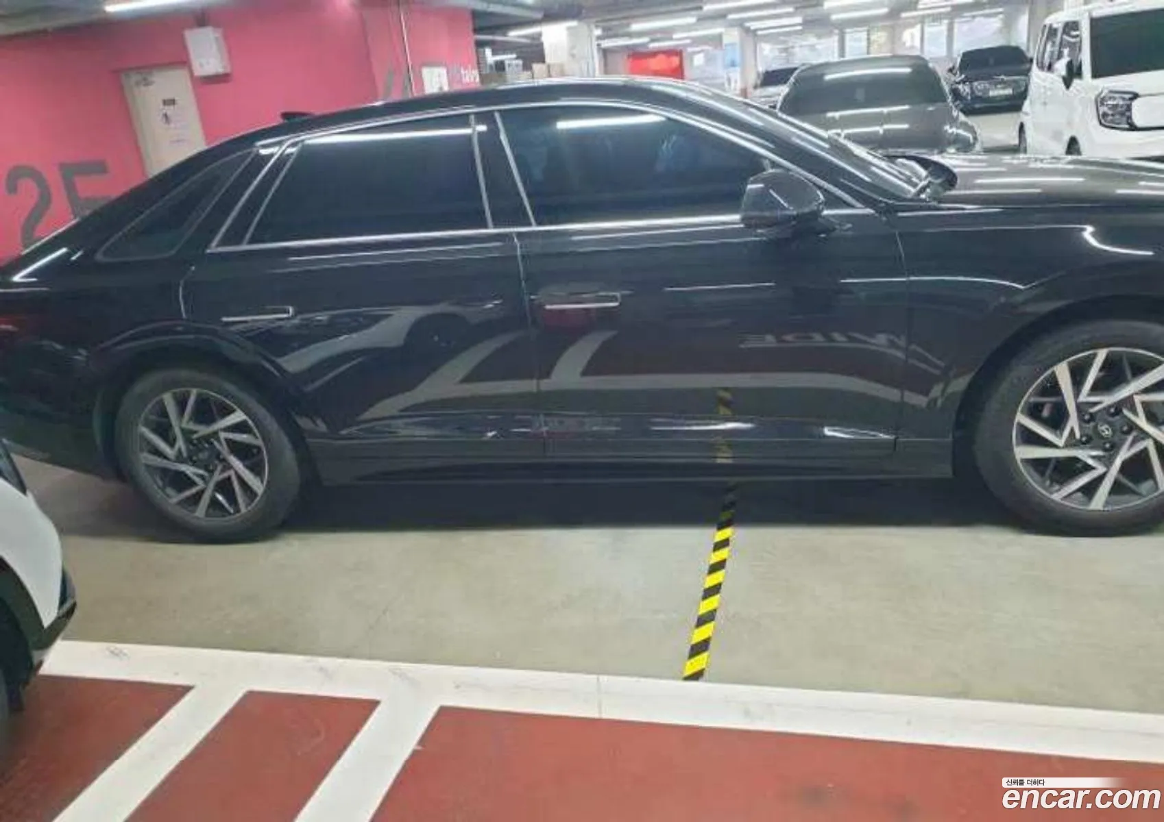 Hyundai Grandeur Hybrid 2023 — 12