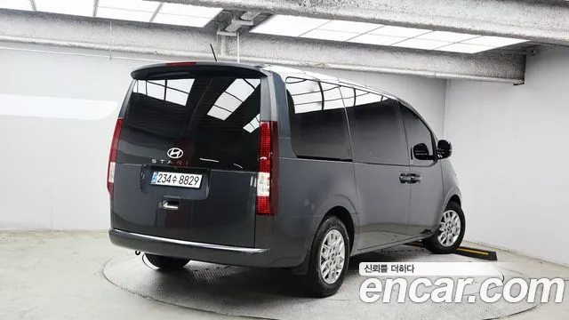 Hyundai Staria 2024 — 3