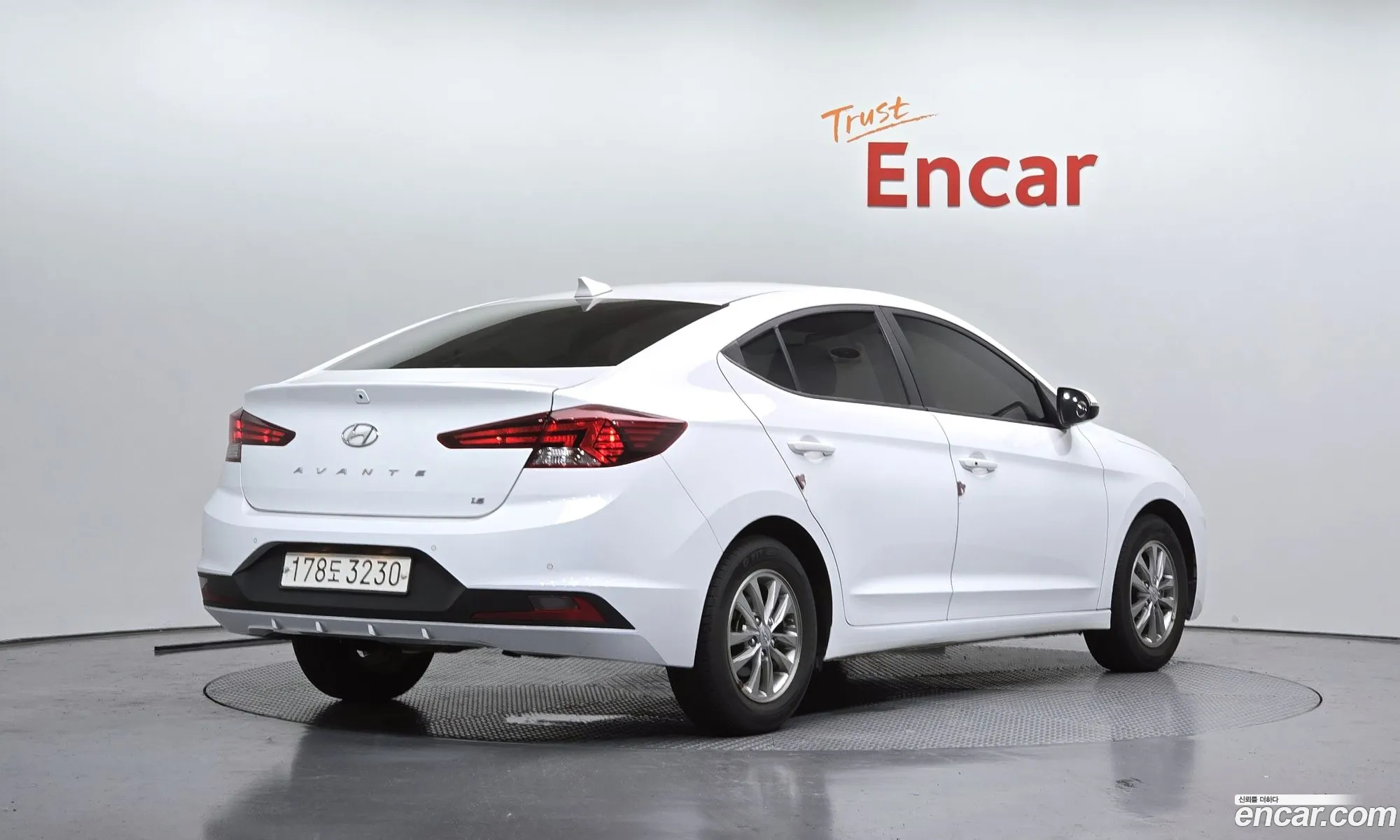 Hyundai Elantra AD 2020 — 17