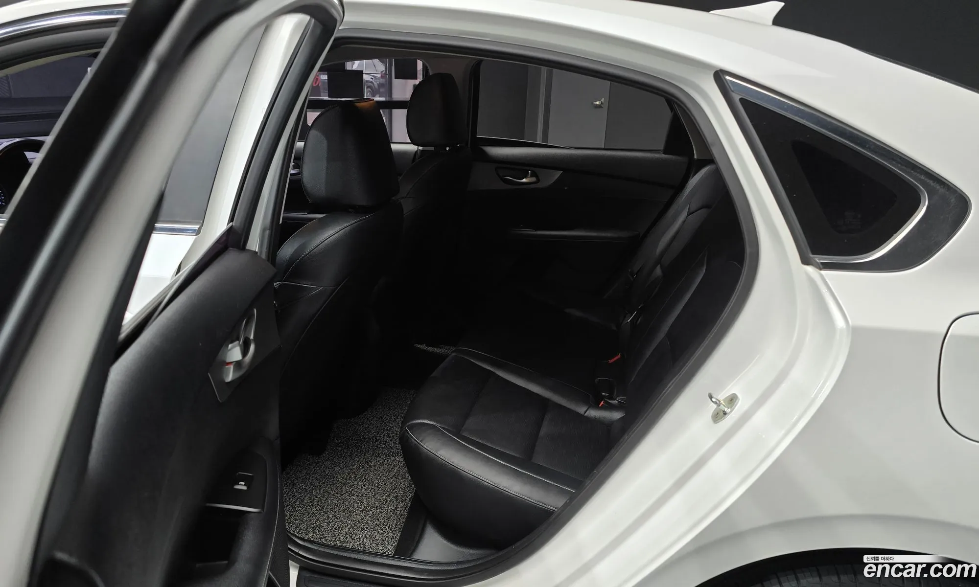 Kia K3 2019 — 21