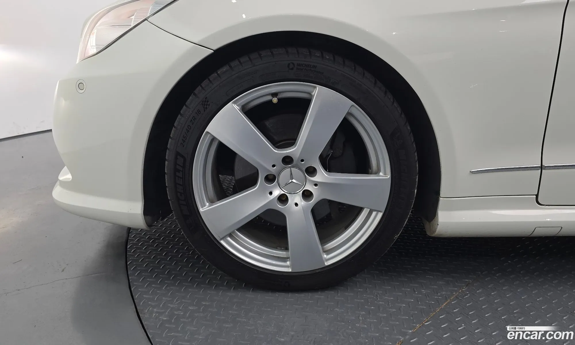 Mercedes-Benz E-Class W212 2010 WDDKJ5GB7BF091204 — 7