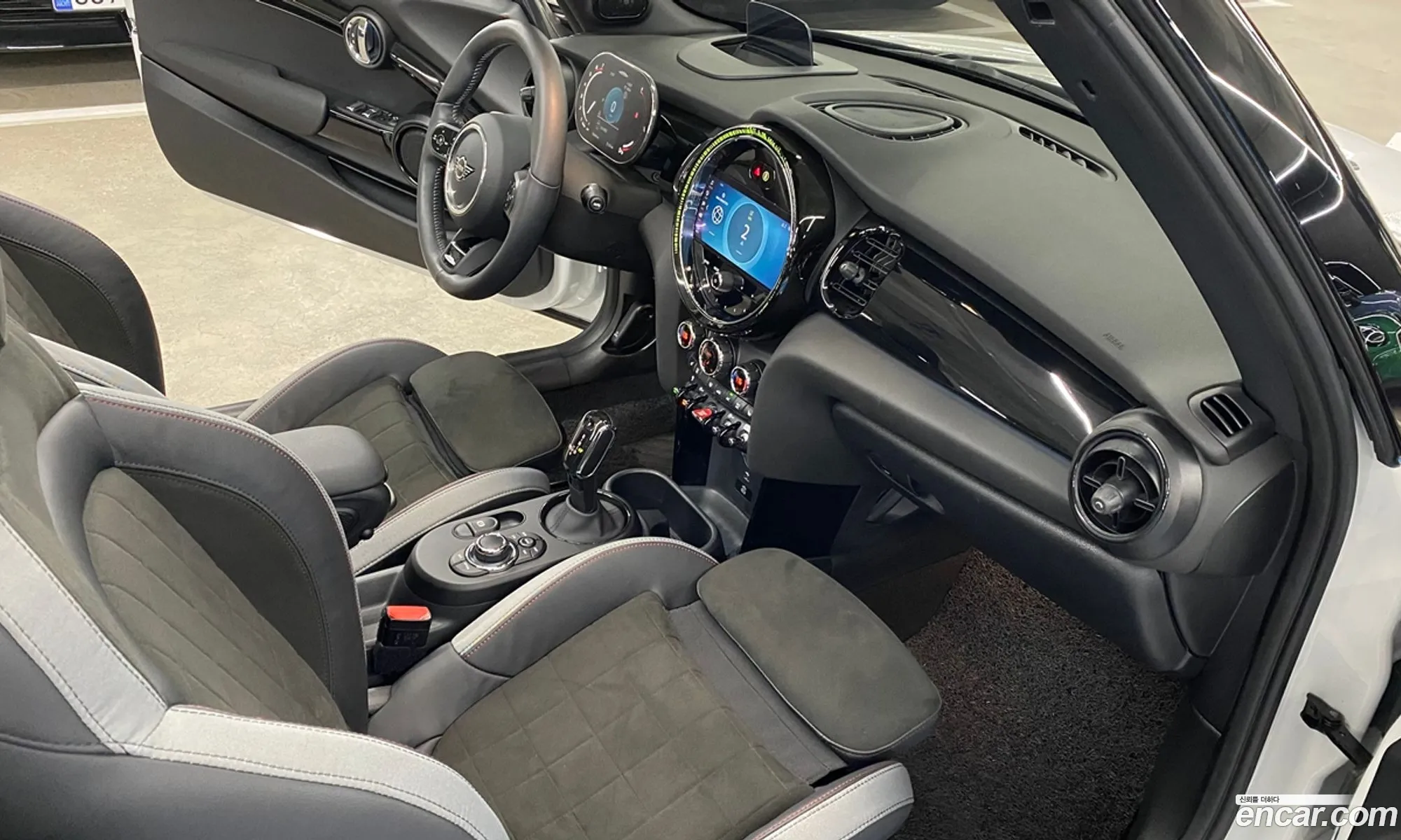 Mini Cooper S Convertible 2024 — 13