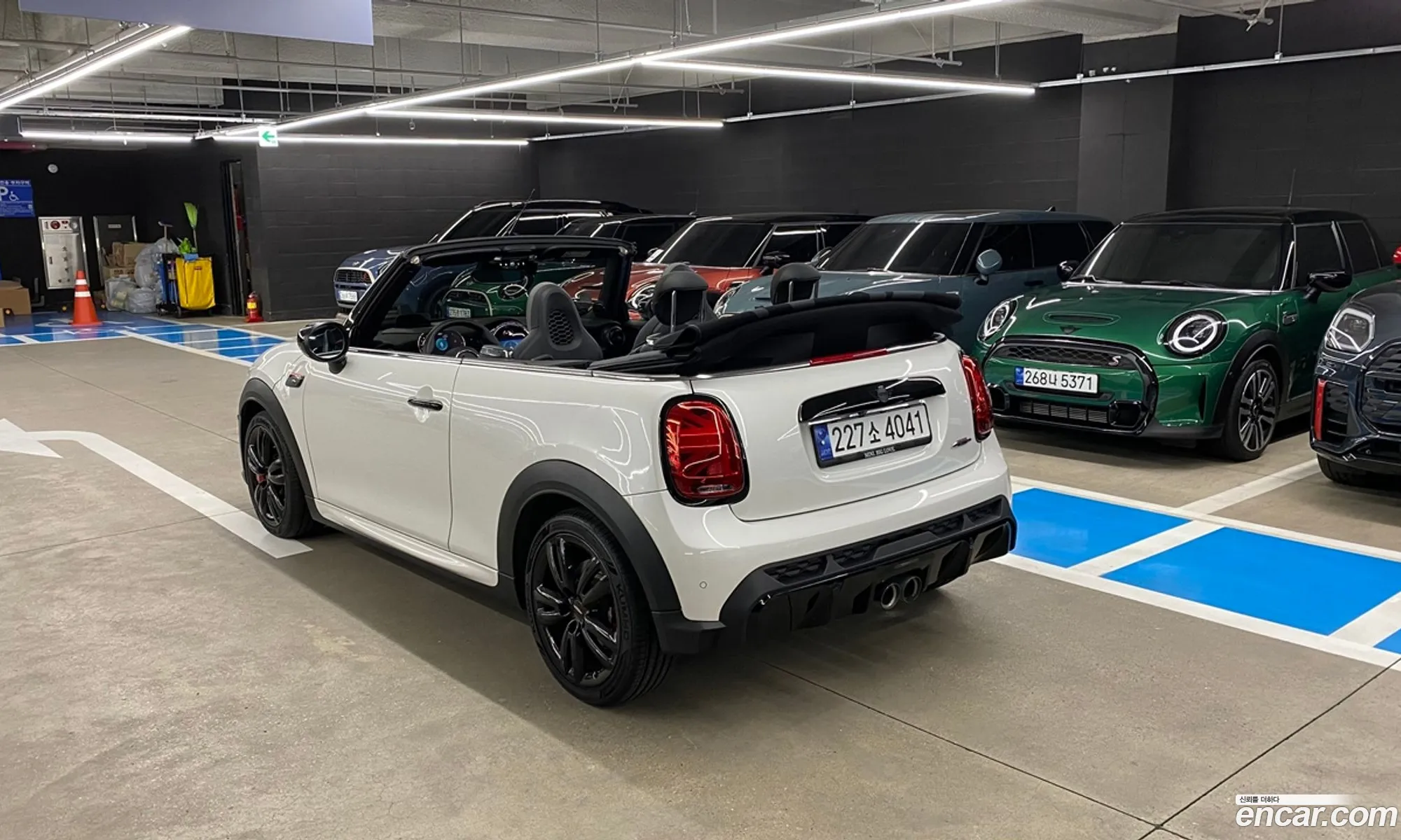 Mini Cooper S Convertible 2024 — 3
