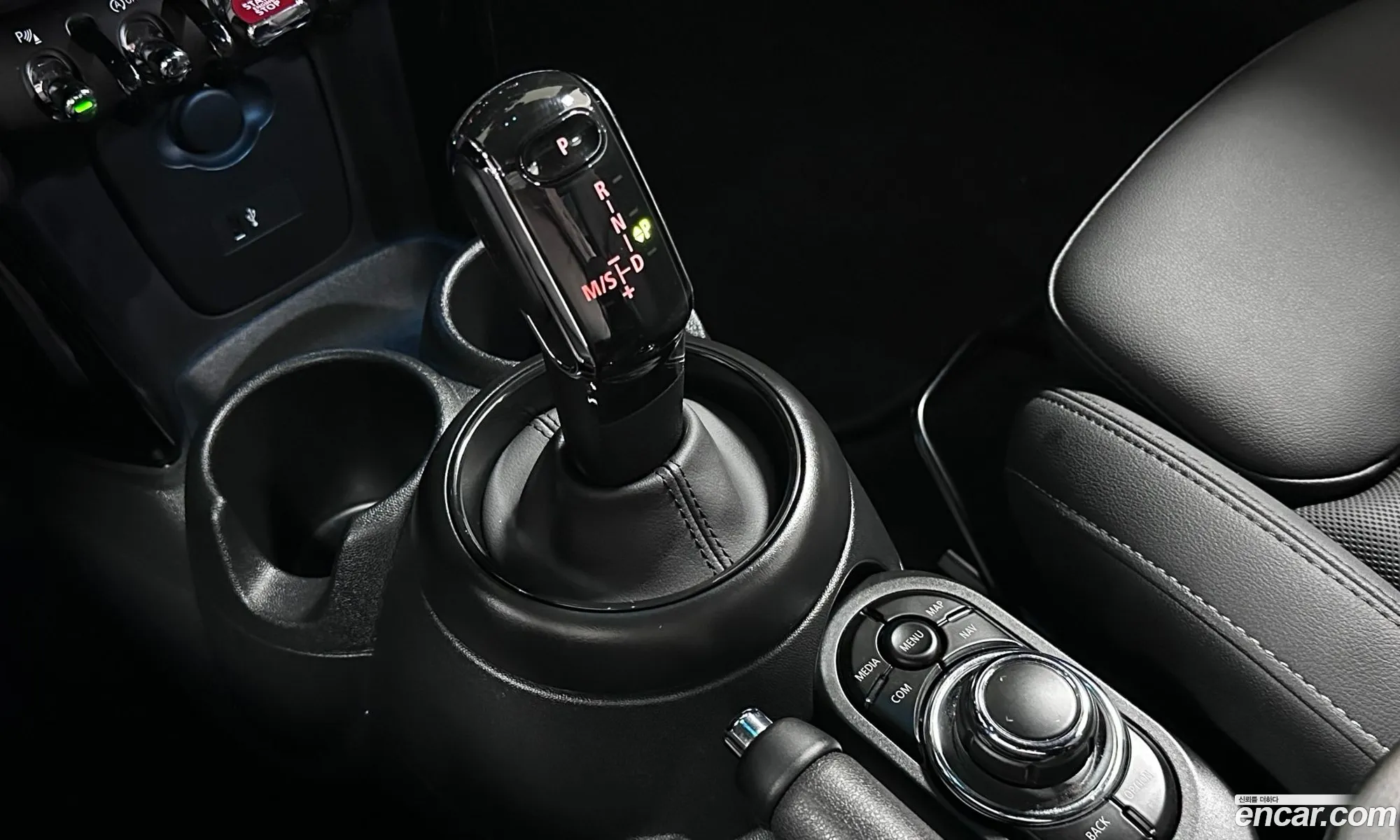 Mini Cooper Convertible 2024 — 18