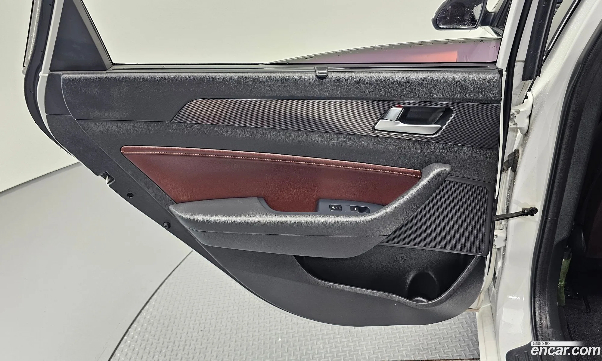 Hyundai LF Sonata 2017 — 18