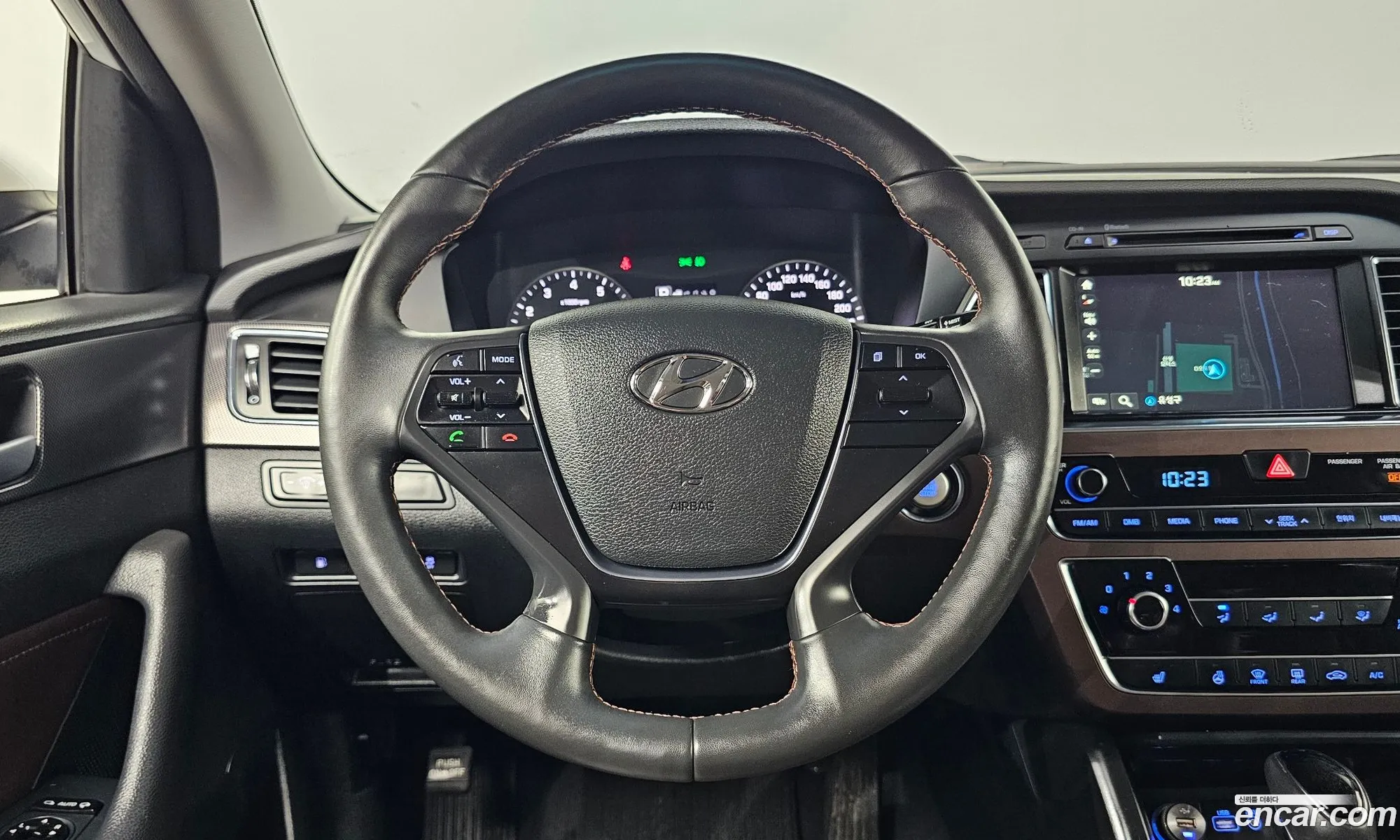 Hyundai LF Sonata 2017 — 29