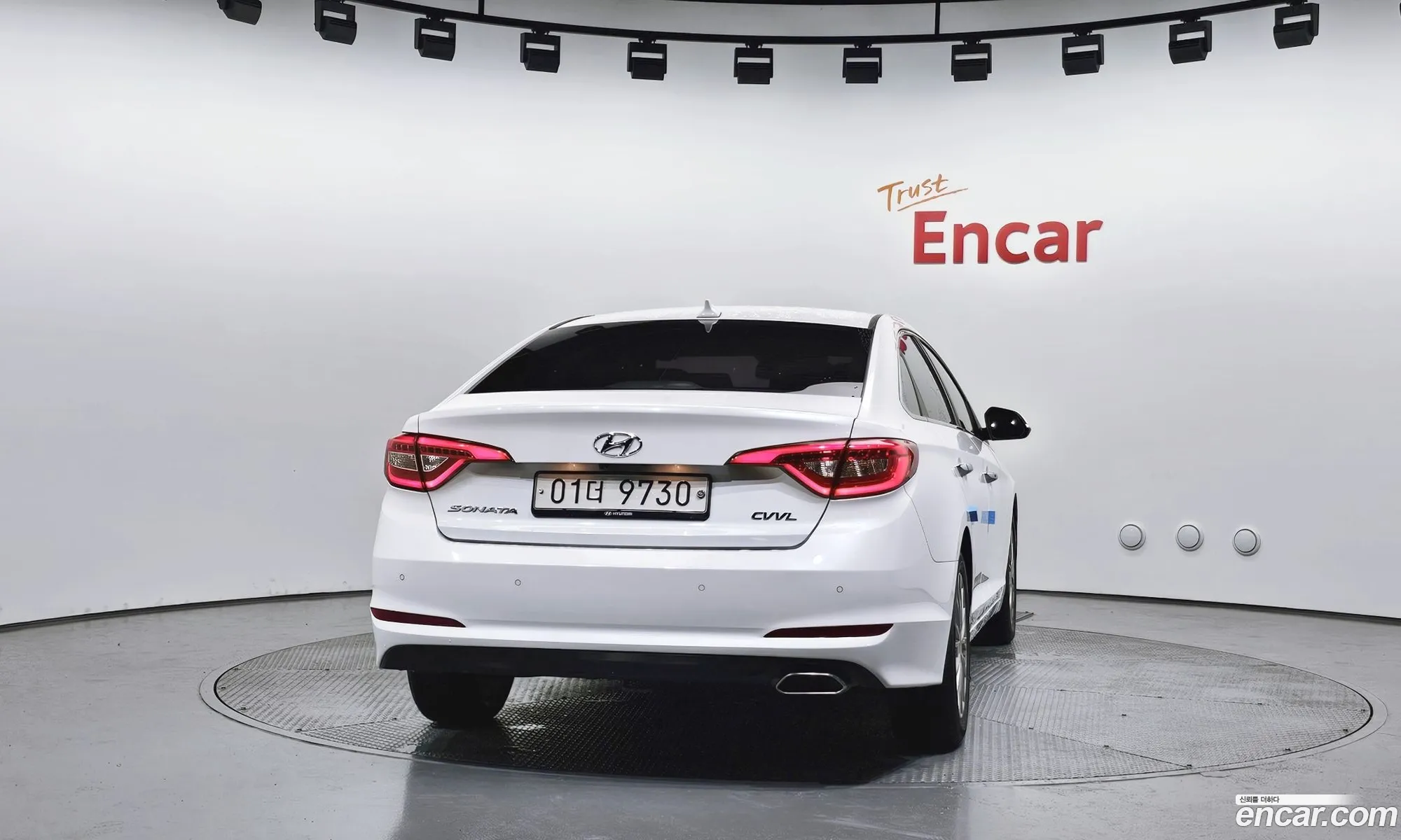 Hyundai LF Sonata 2017 — 28