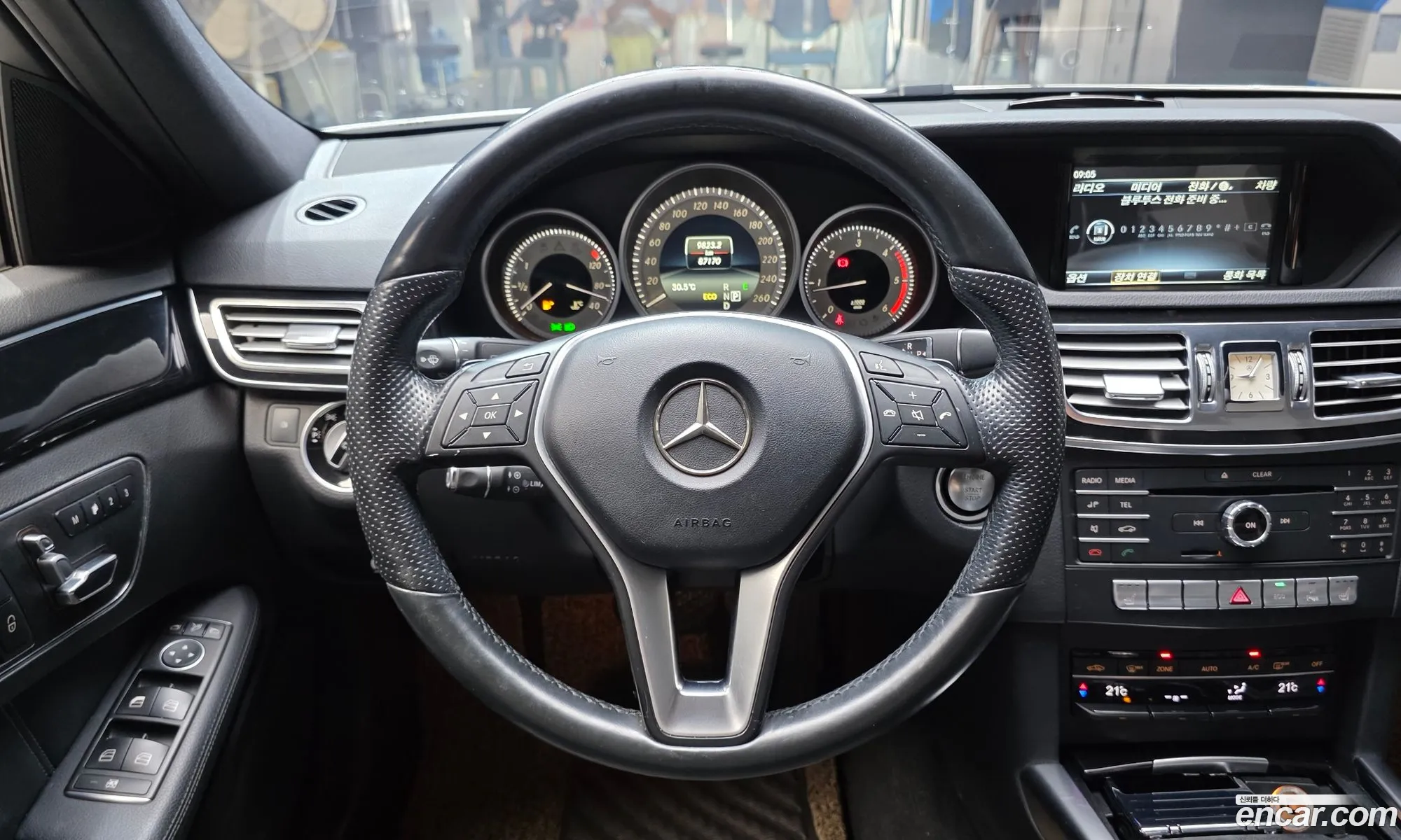 Mercedes-Benz E-Class W212 2015 WDDHF0AB7GB291599 — 12