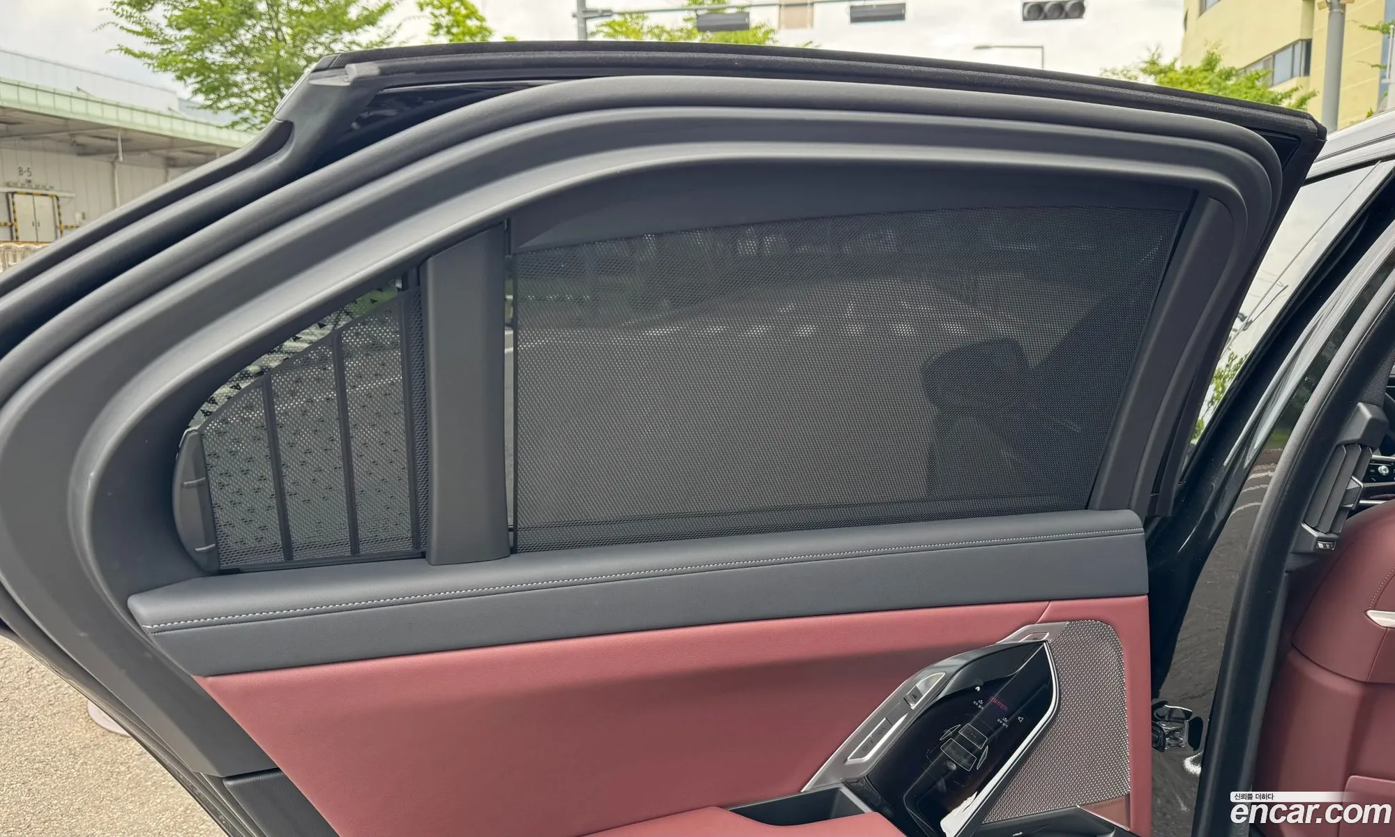 BMW 7 Series 2025 — 8