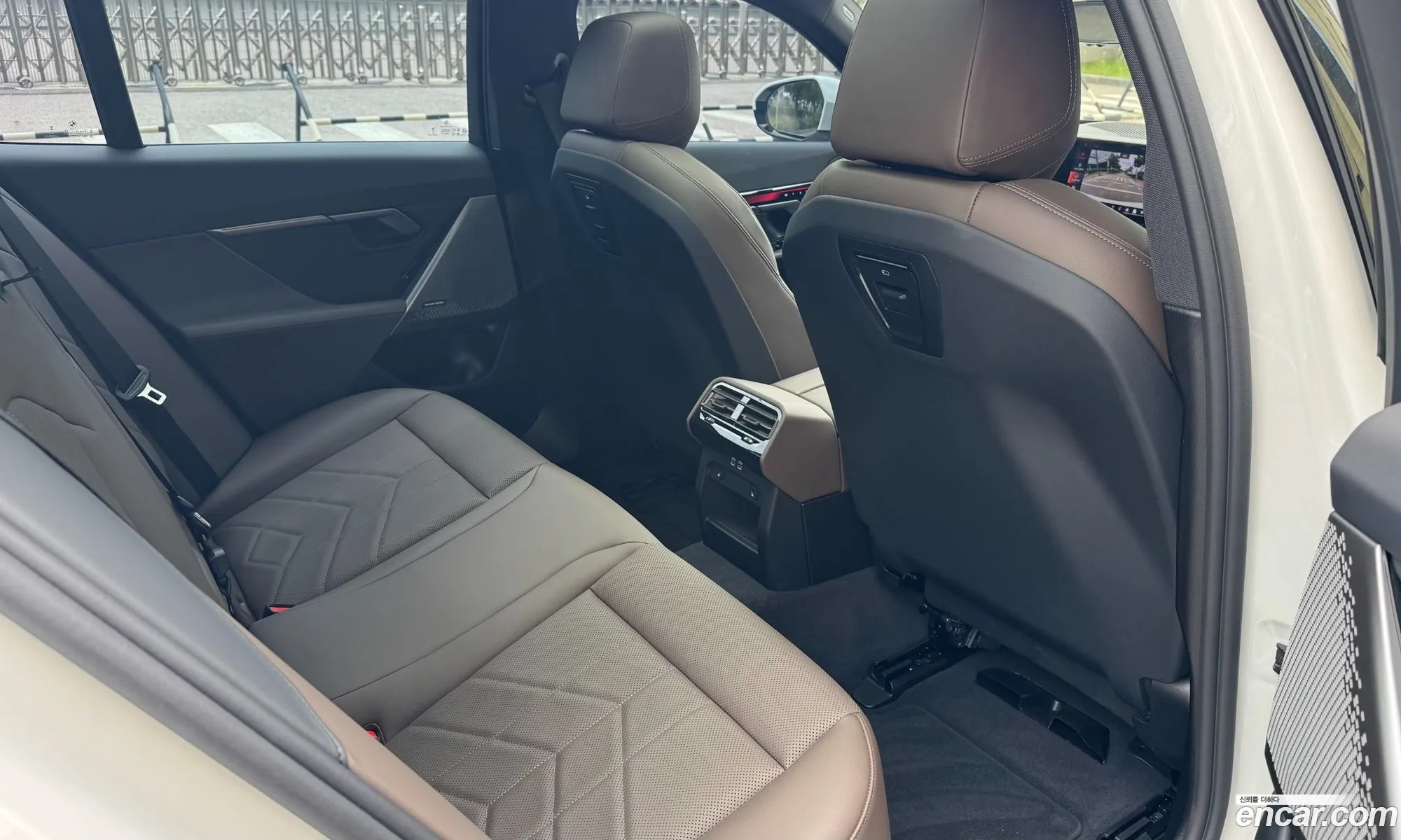 BMW 5 Series 2025 — 19