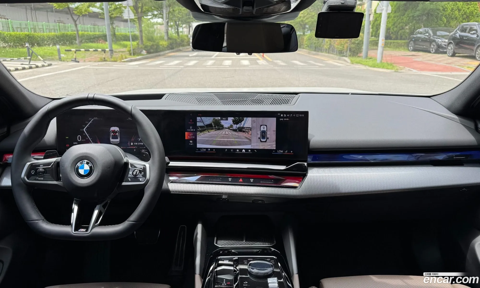 BMW 5 Series 2025 — 17