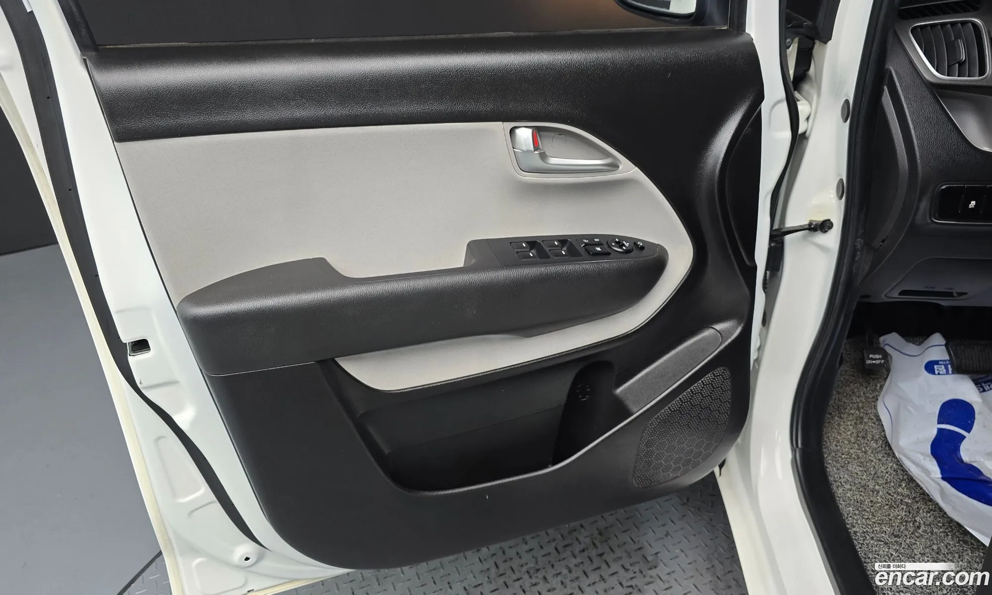 Kia Ray 2022 KNACF911BNT295056 — 14