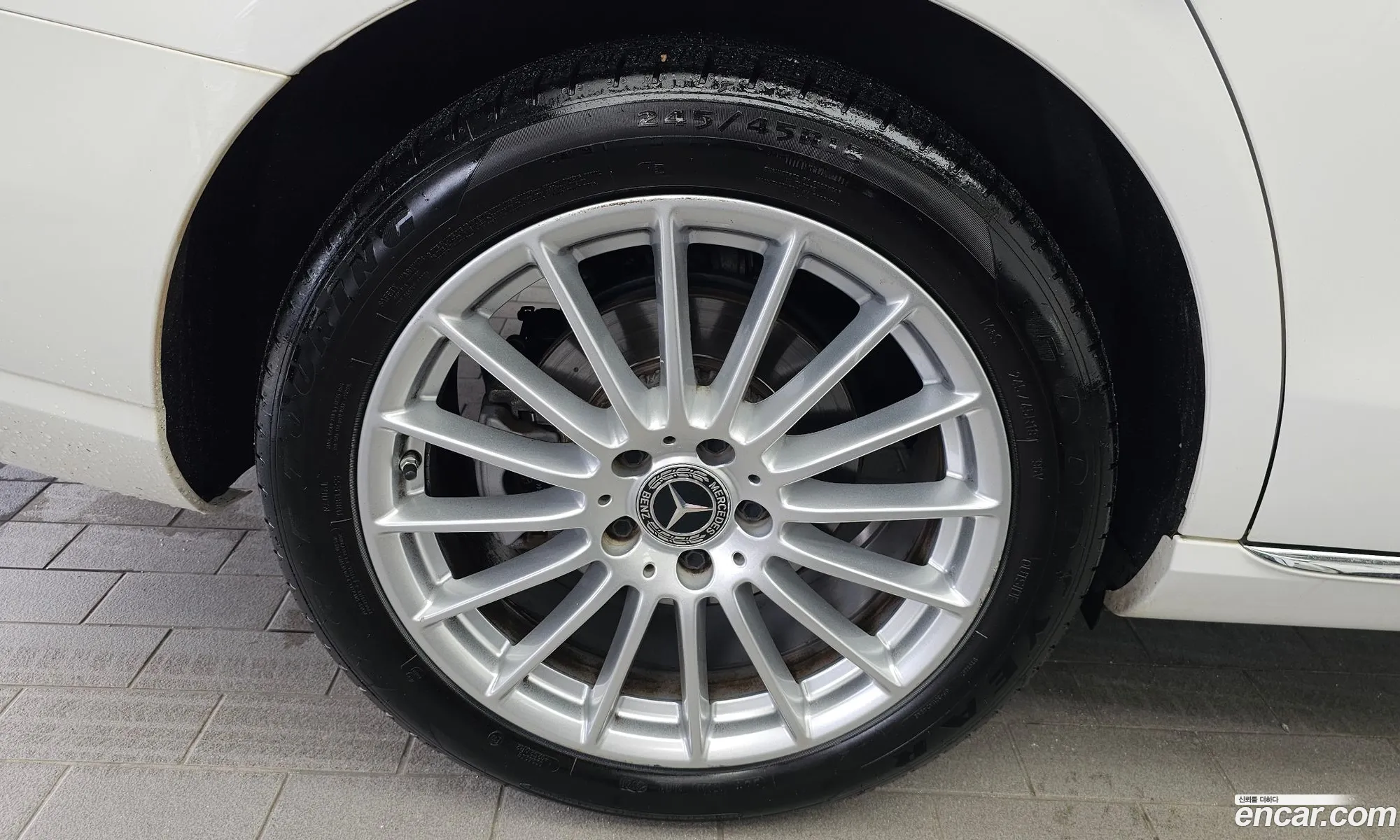 Mercedes-Benz E-Class W213 2021 — 12