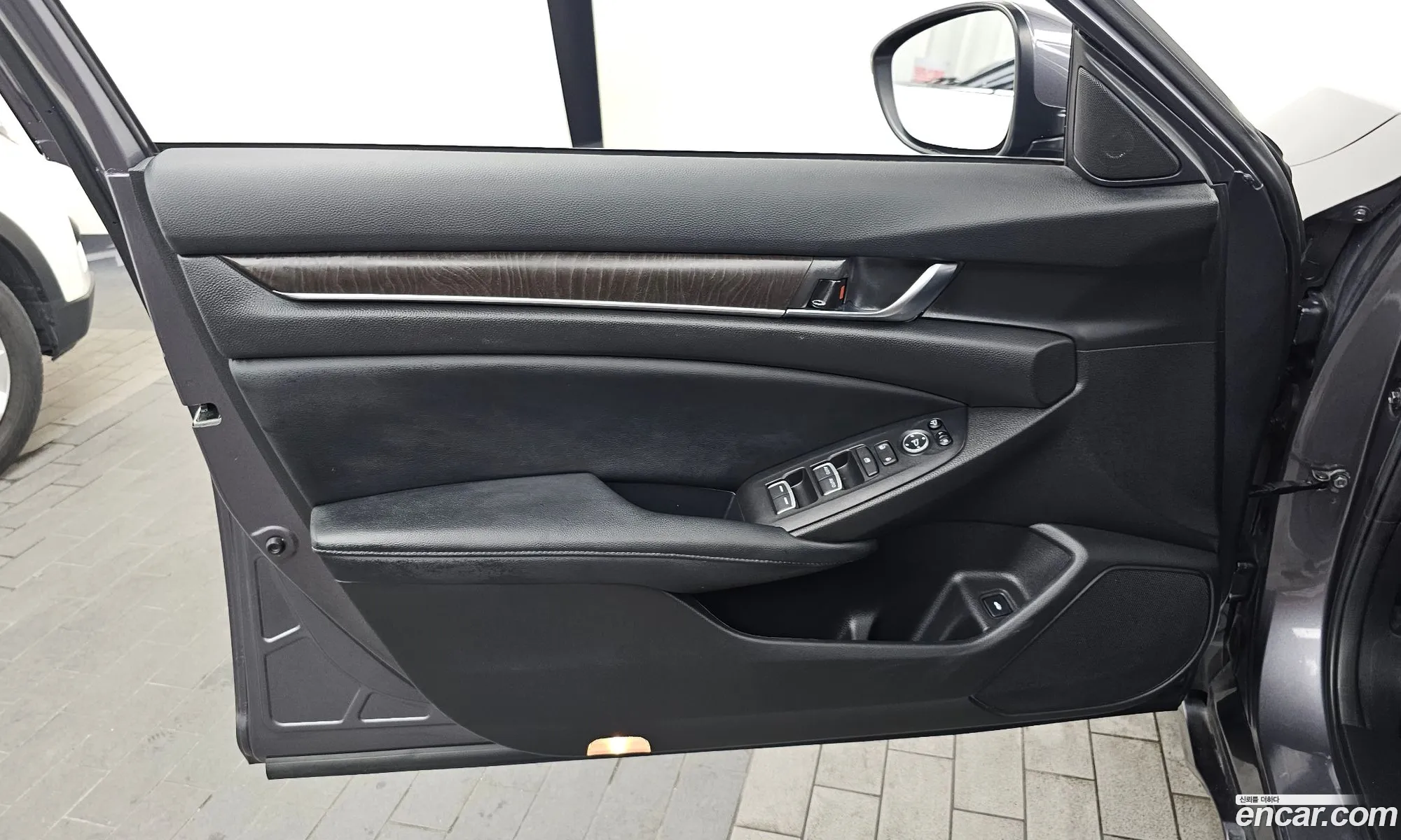 Honda Accord 10th Gen 2018 — 19