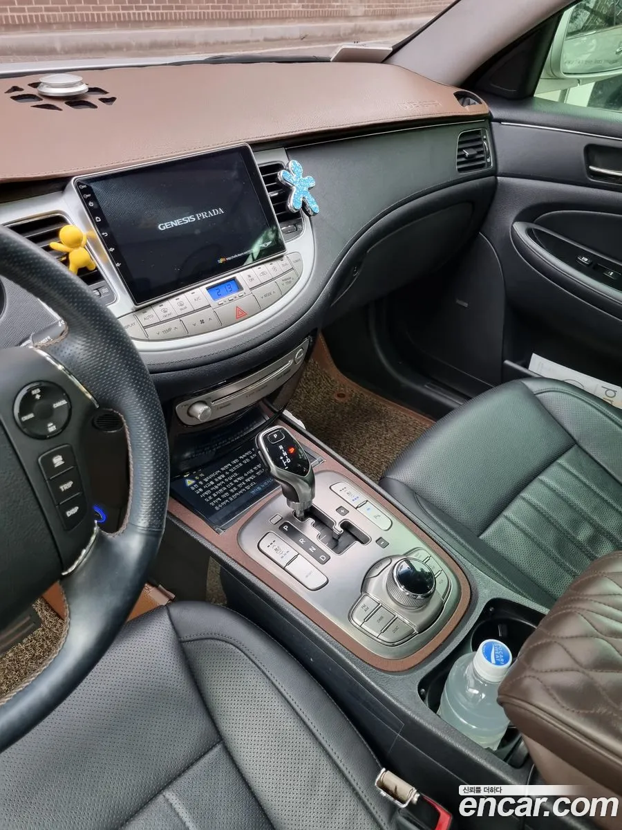 Hyundai Genesis 2008 — 2