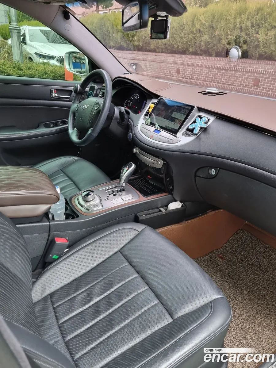 Hyundai Genesis 2008 — 17