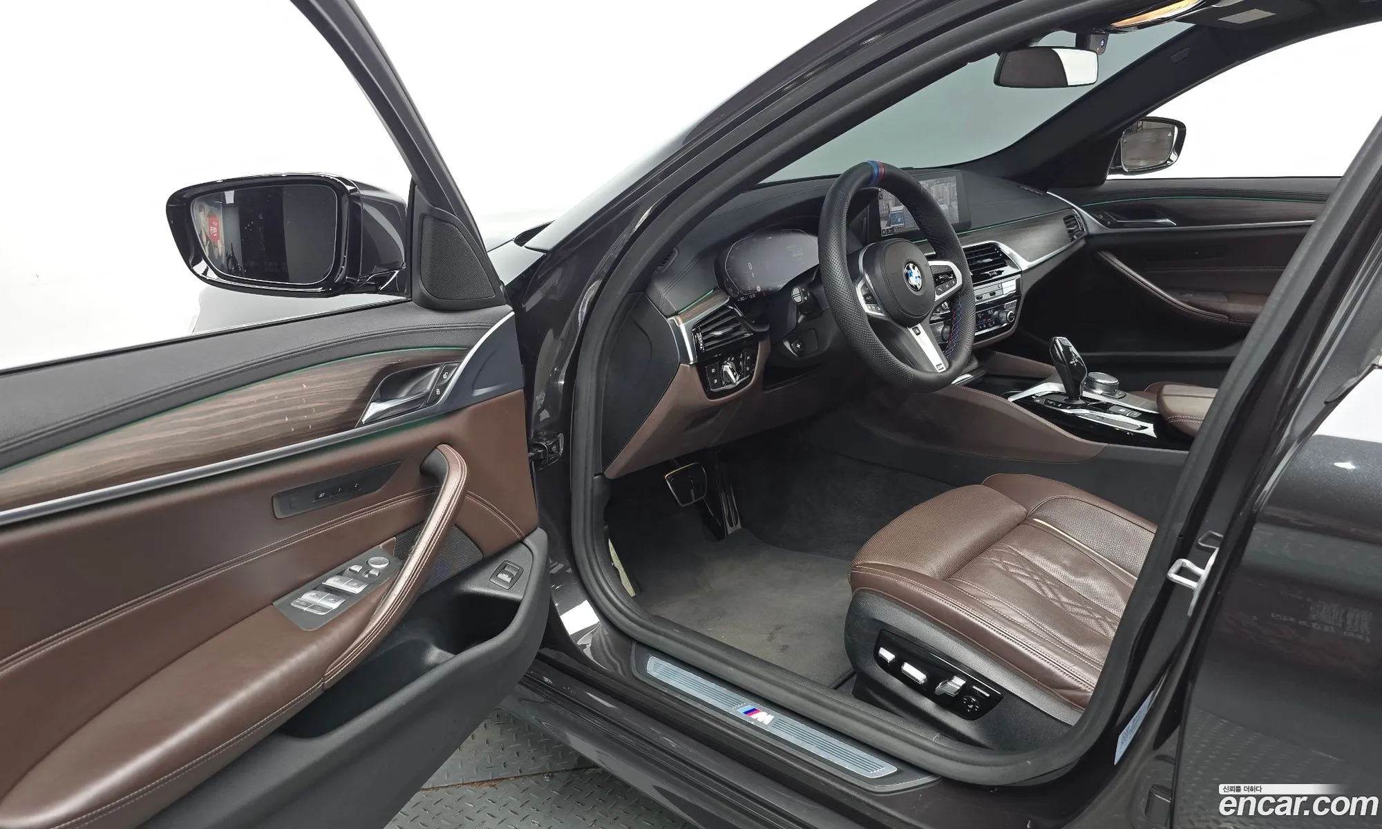 BMW 5 Series 2019 — 26