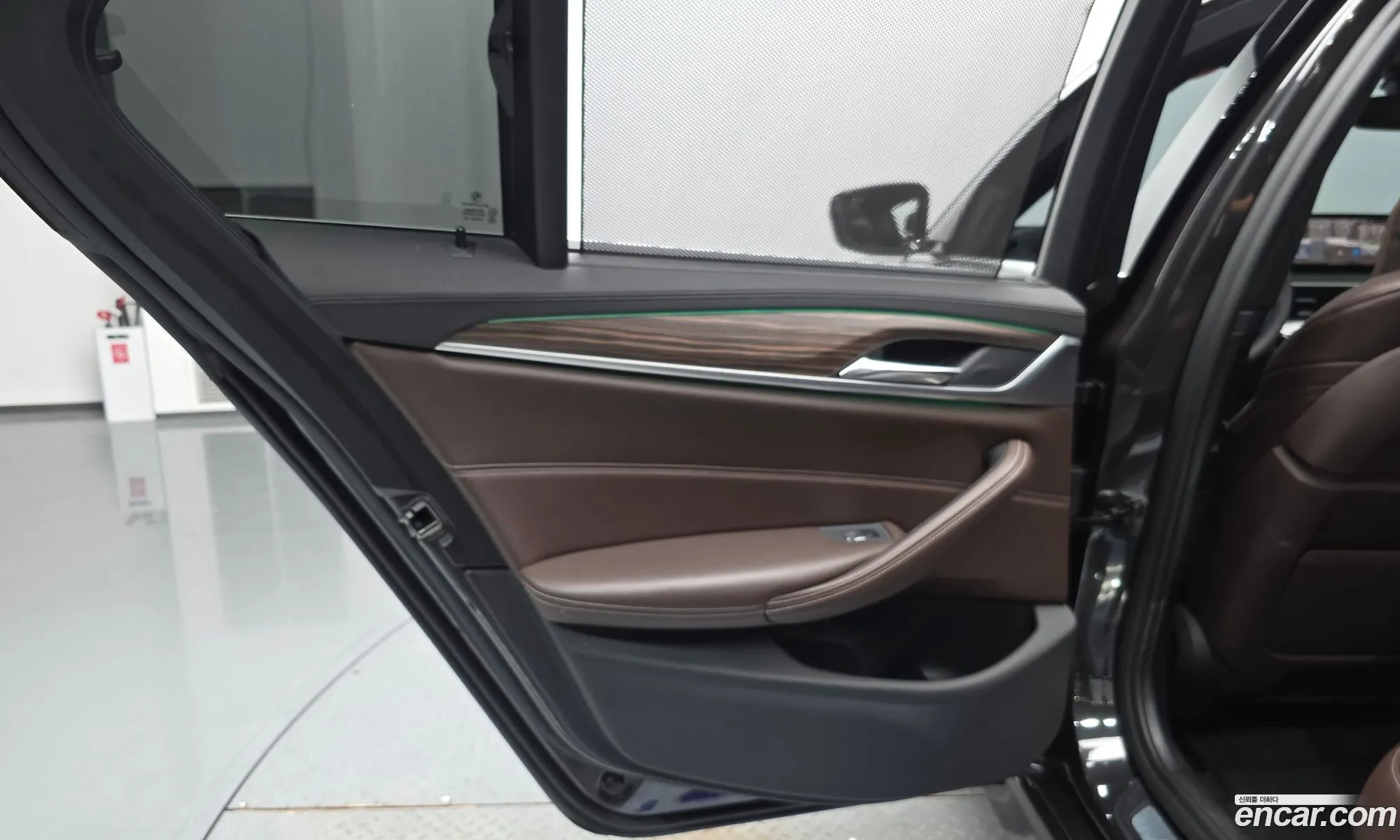BMW 5 Series 2019 — 27