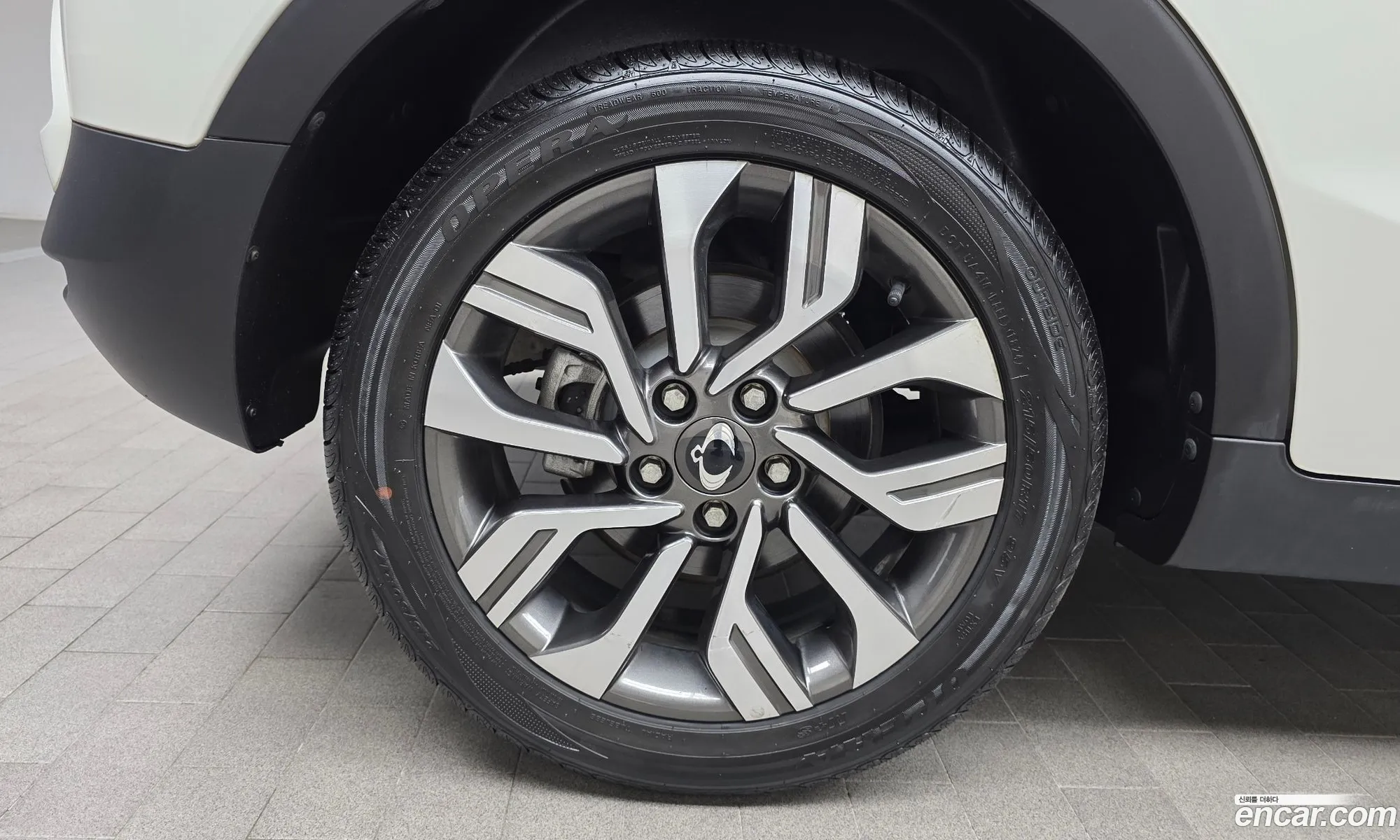 KG Mobility (SsangYong) Tivoli Armour 2018 — 18