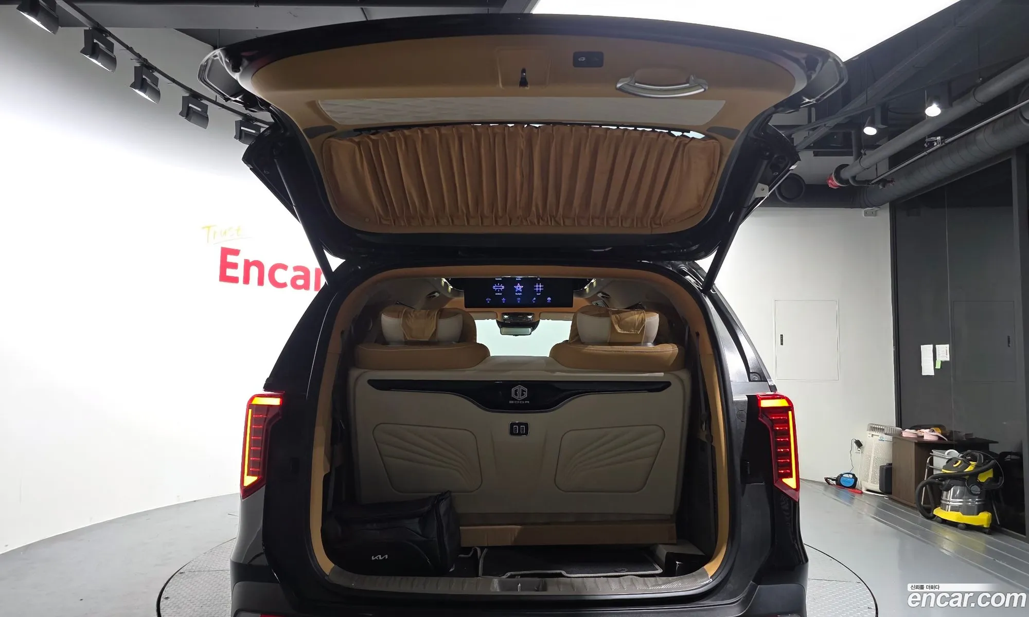 Kia Carnival 2024 — 18