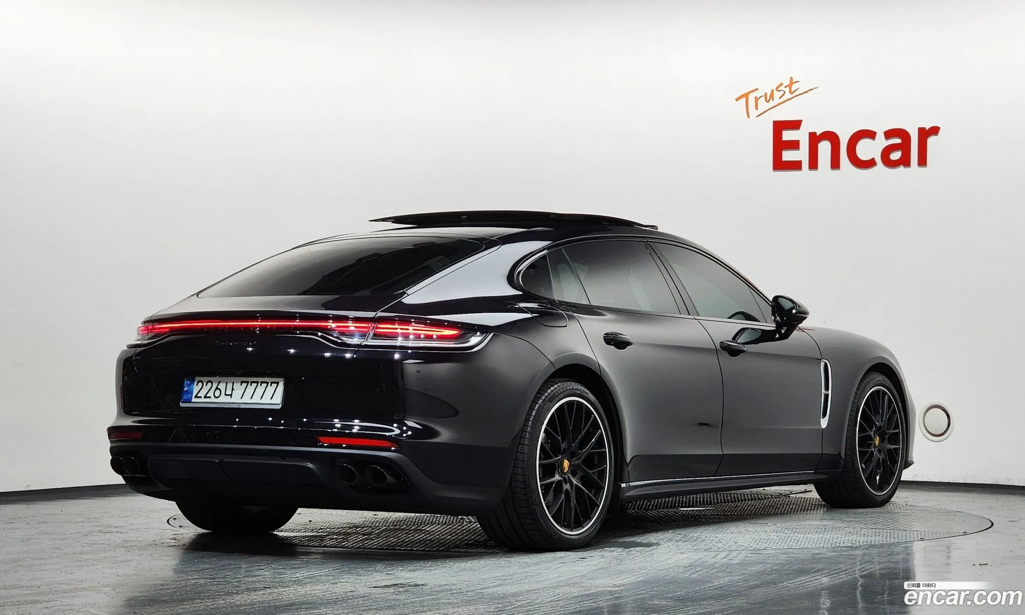 Porsche Panamera 2022 16161616161616161 — 17