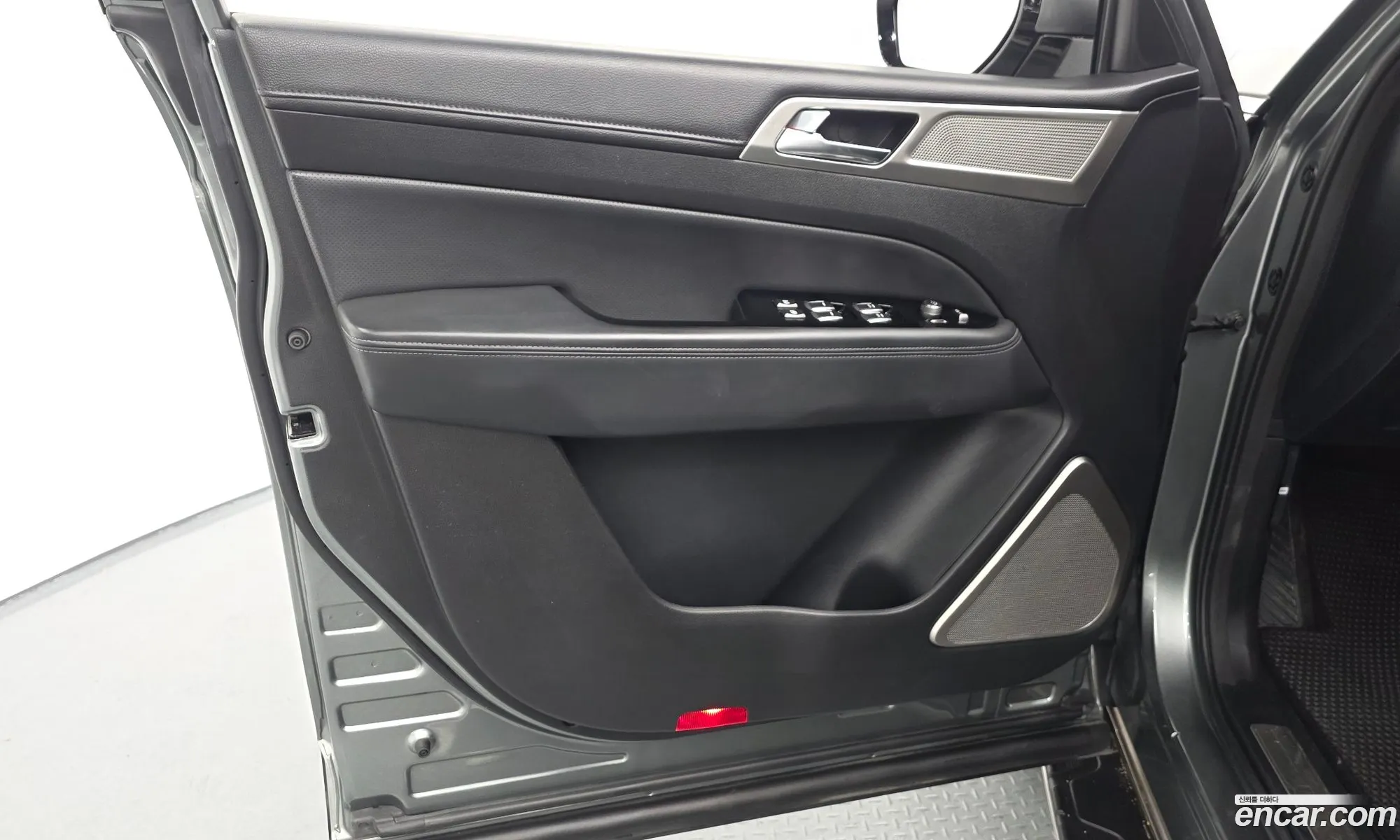 KG Mobility (SsangYong) G4 Rexton 2019 — 23