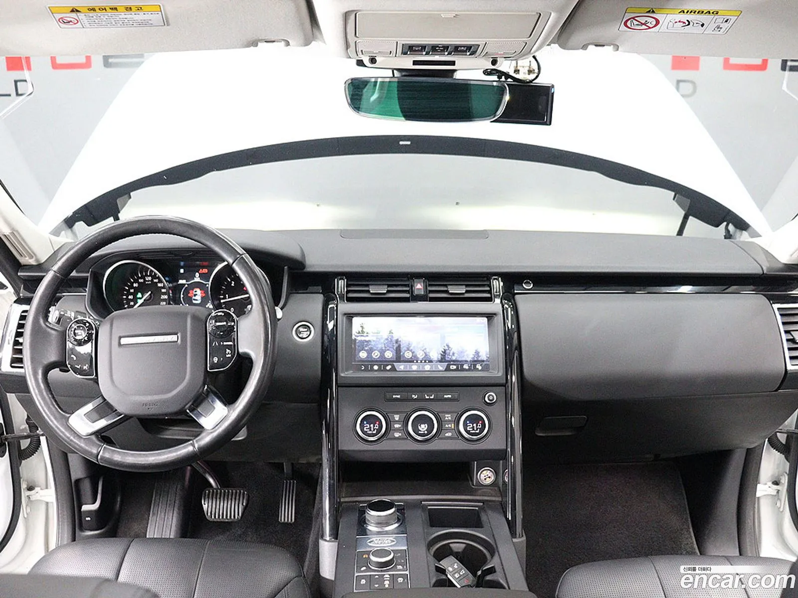 Land Rover Discovery 5 2019 — 17