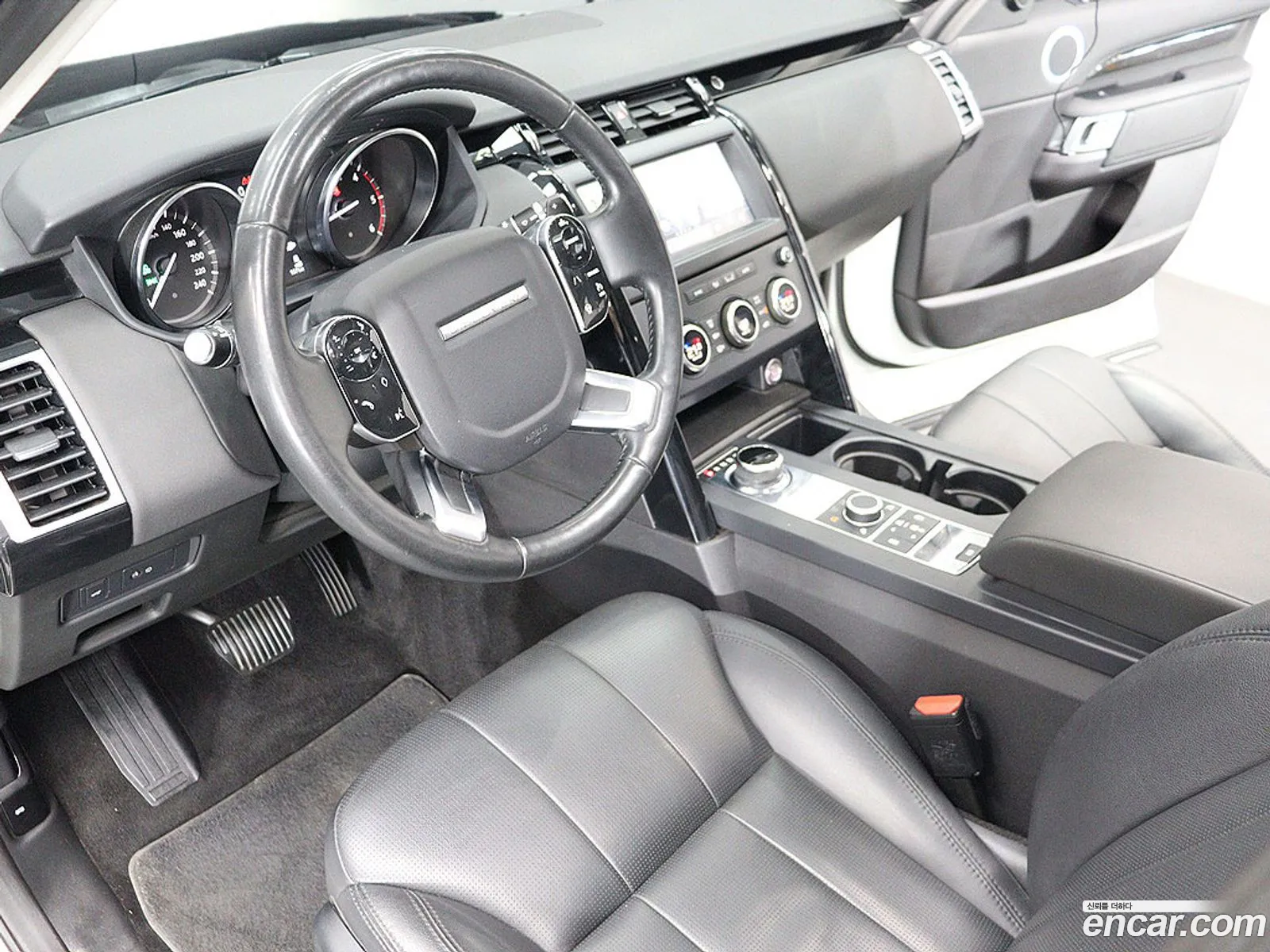 Land Rover Discovery 5