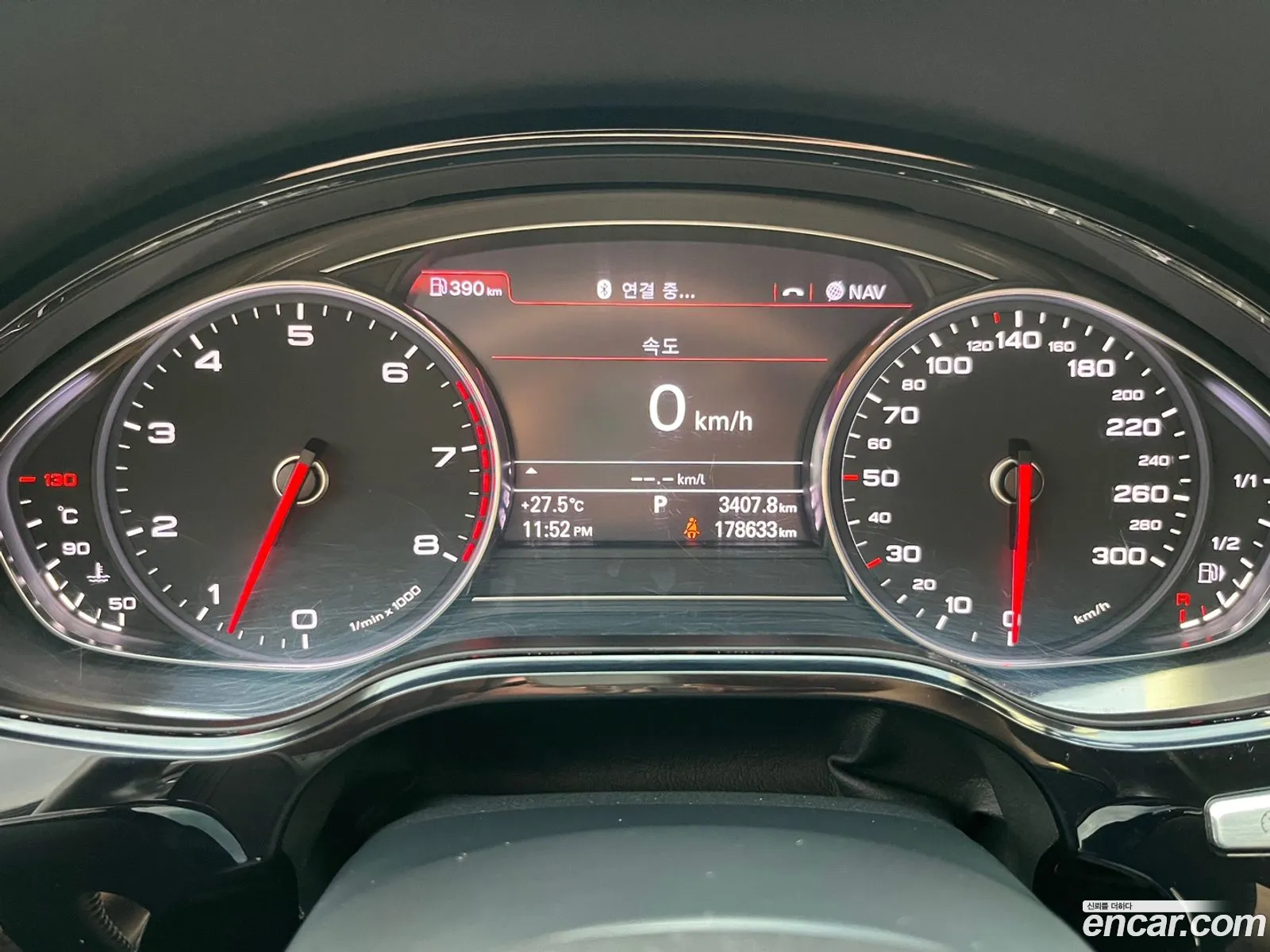 Audi A8 2011 — 15