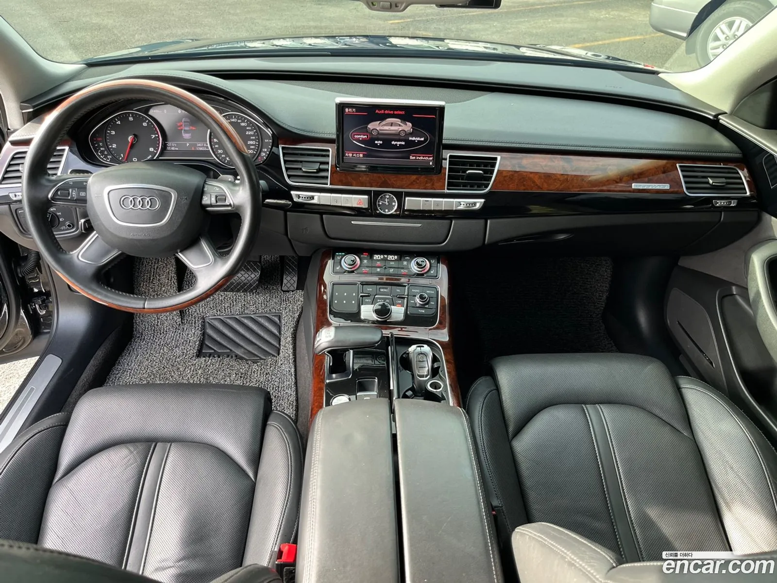 Audi A8 2011 — 19