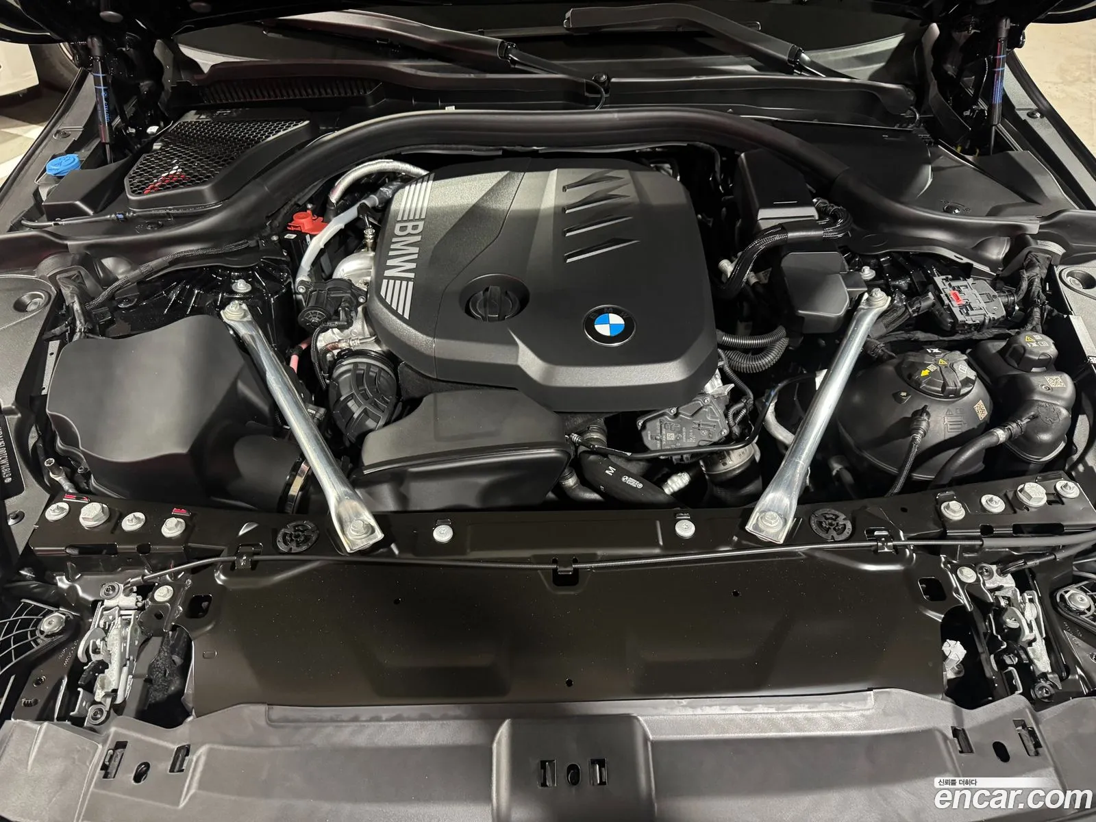 BMW 5 Series 2025 — 13
