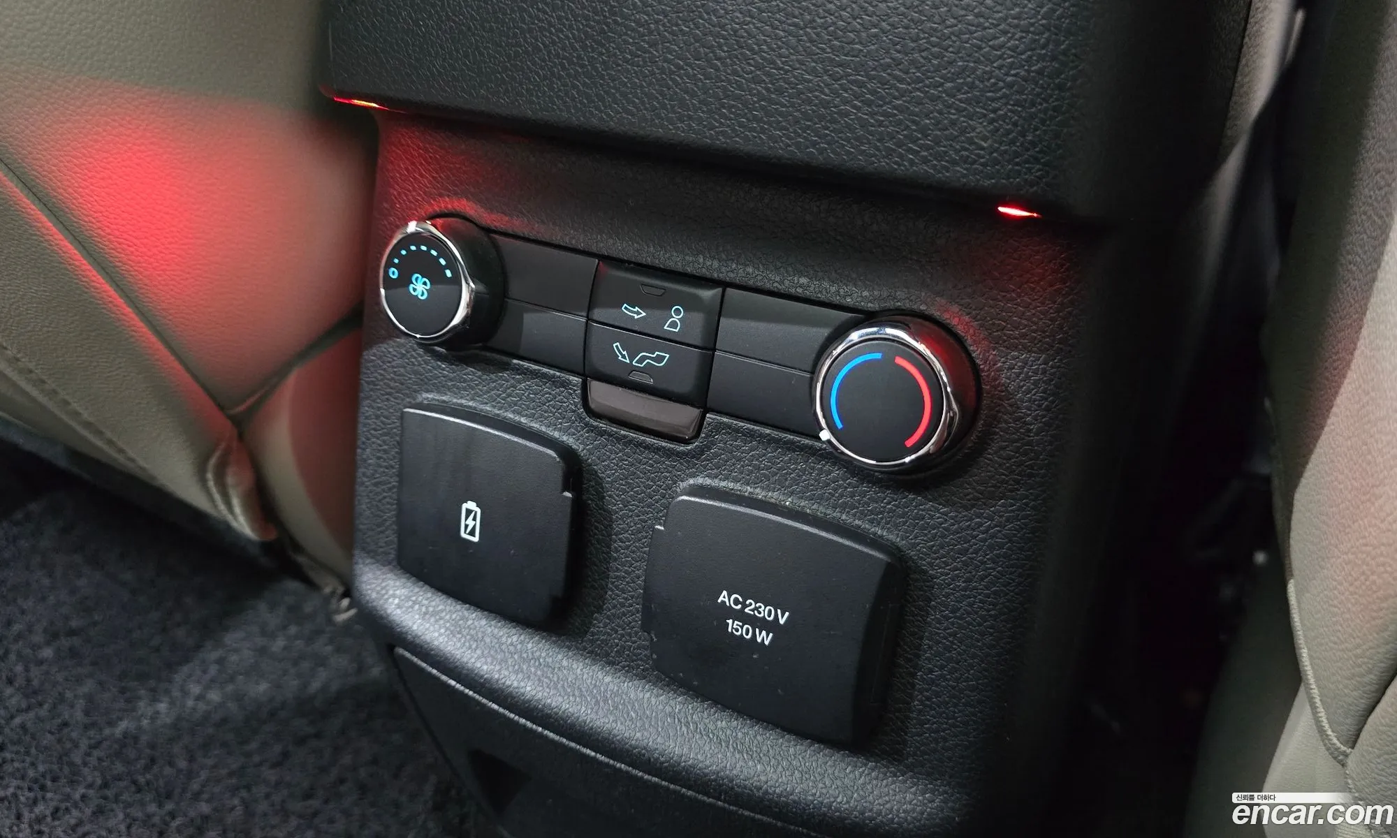Ford Explorer 2019 1FM5K8FH6KGA74668 — 29