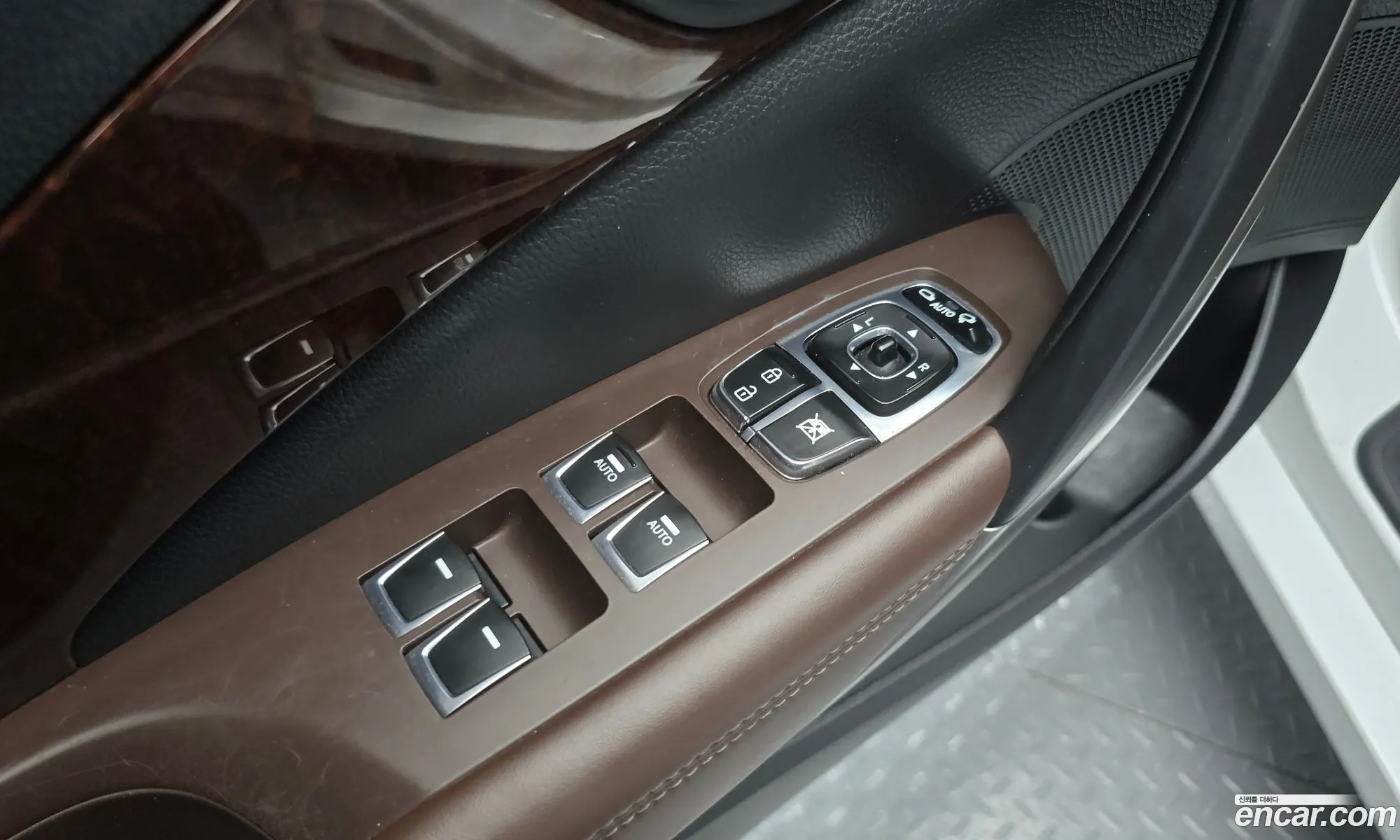 Hyundai Grandeur HG 2015 — 18