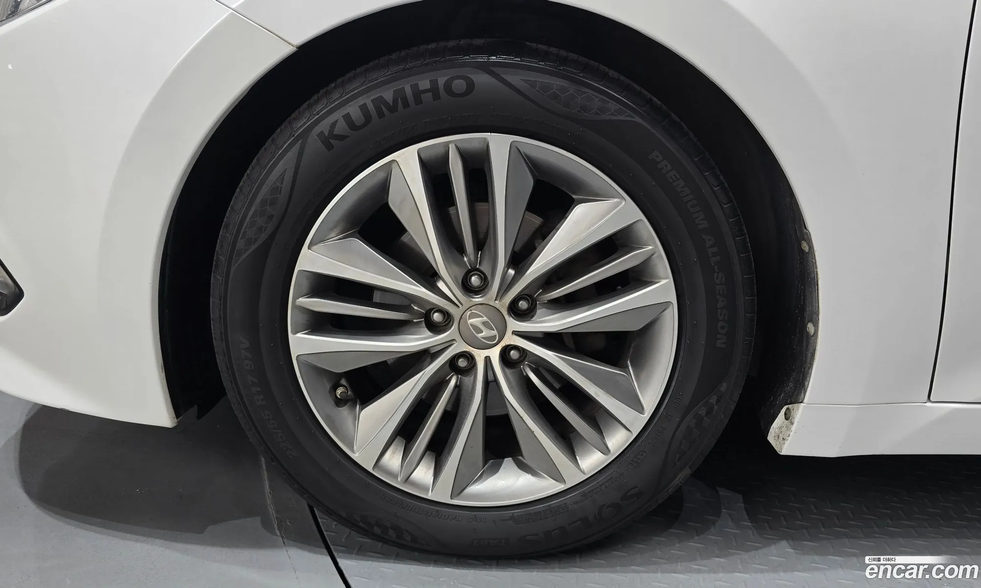 Hyundai Grandeur HG 2015 — 25