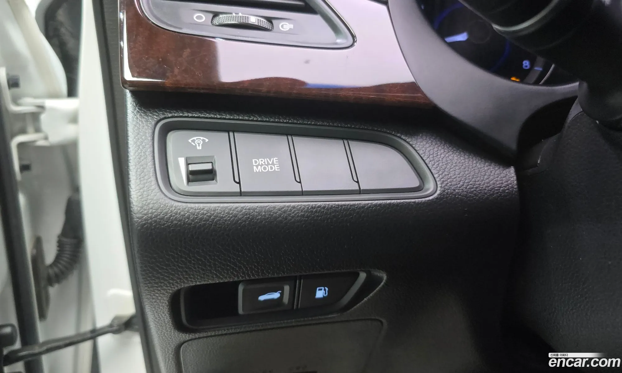 Hyundai Grandeur HG 2015 — 17