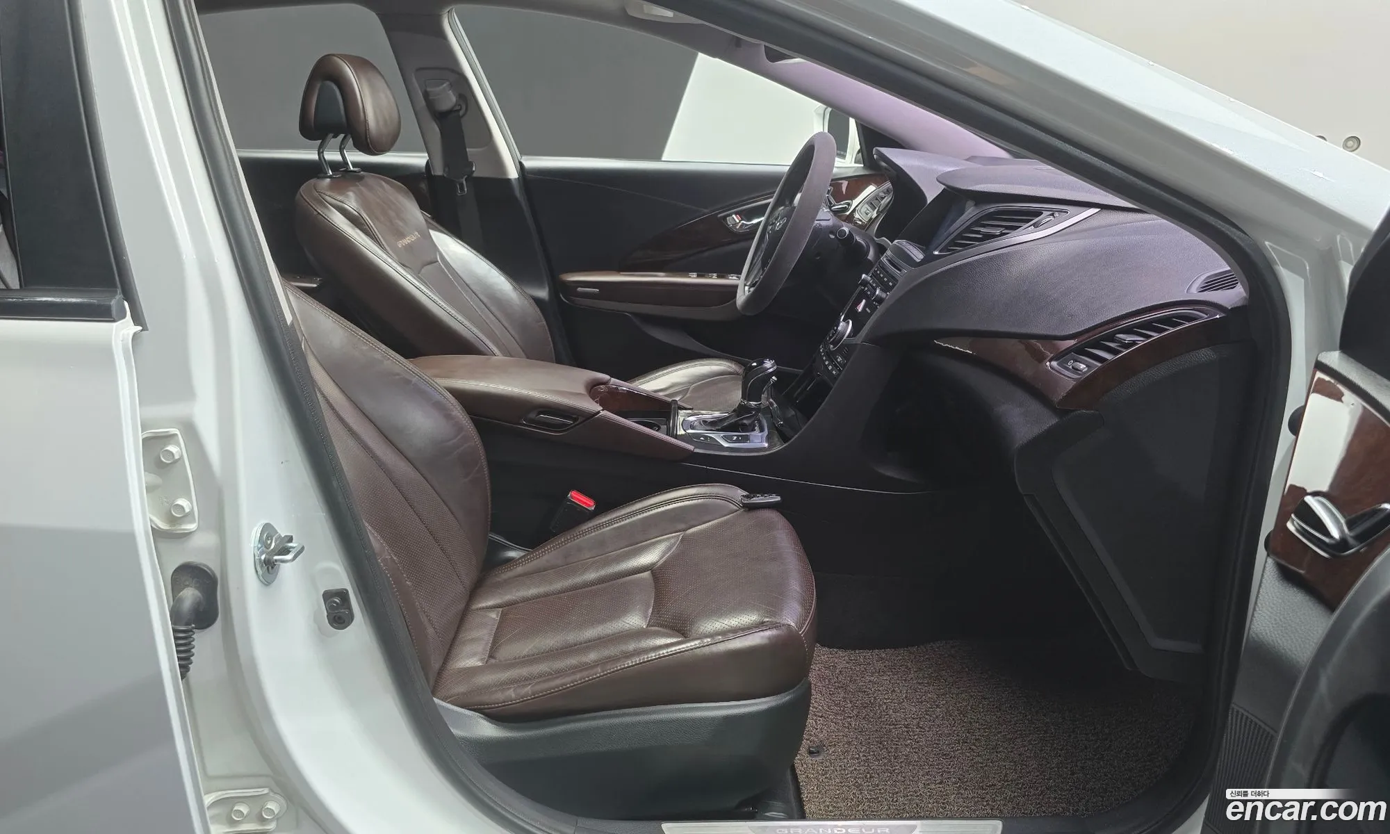Hyundai Grandeur HG 2015 — 16