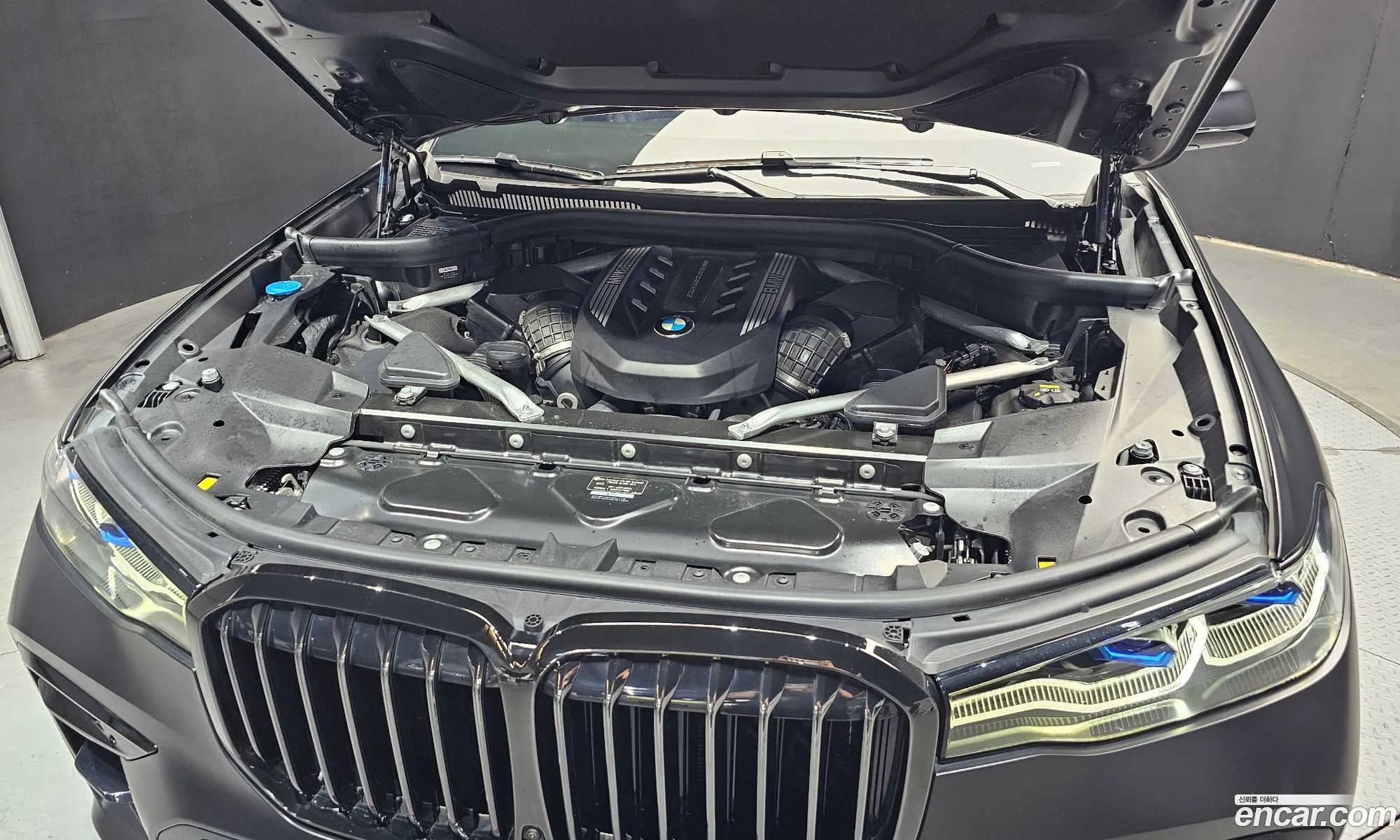 BMW X7 2021 — 16