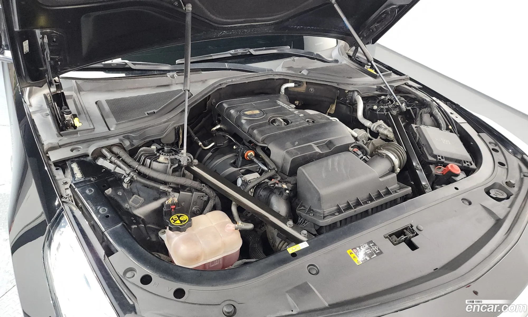 Cadillac CT6 2018 1G6K95RX1JU156539 — 16