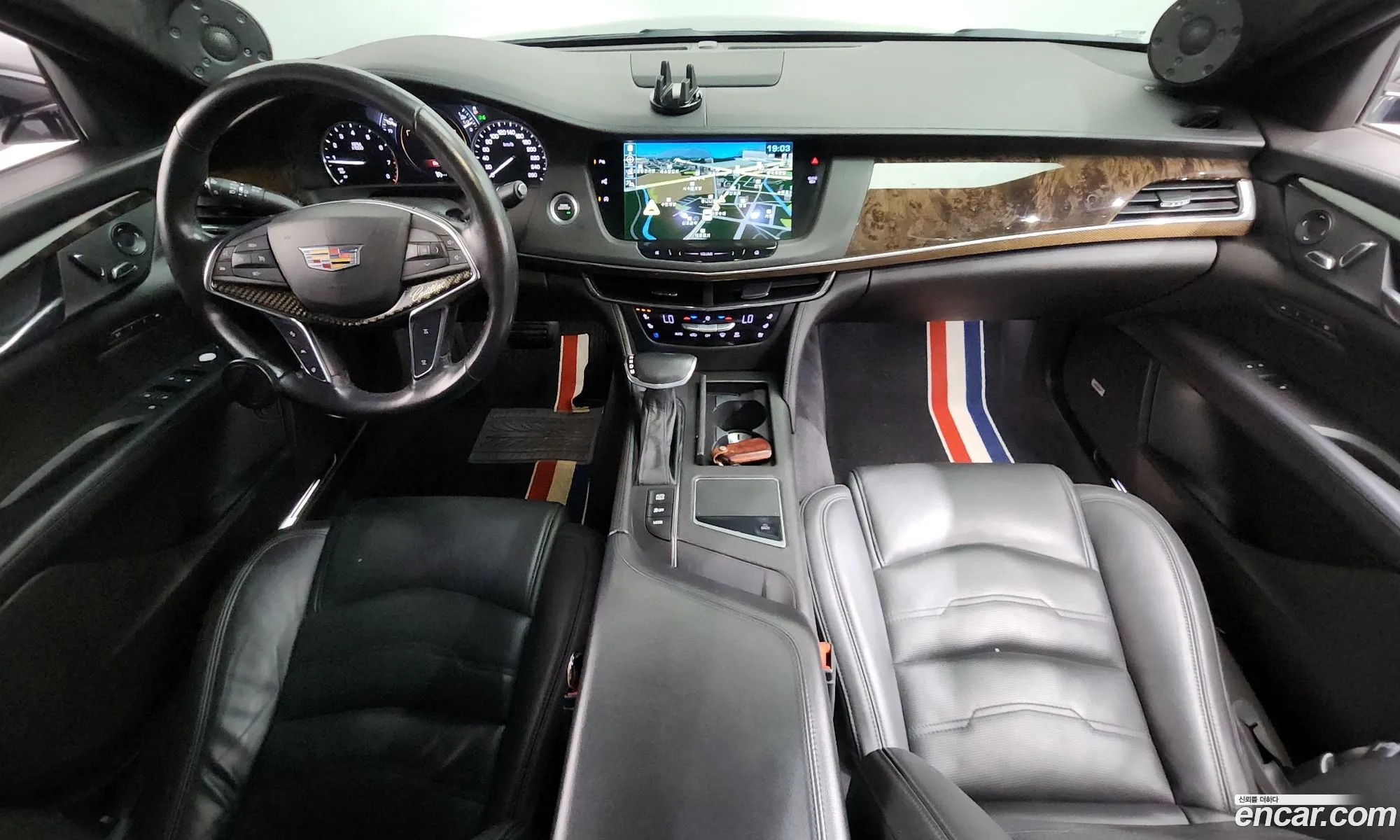 Cadillac CT6 2018 1G6K95RX1JU156539 — 6