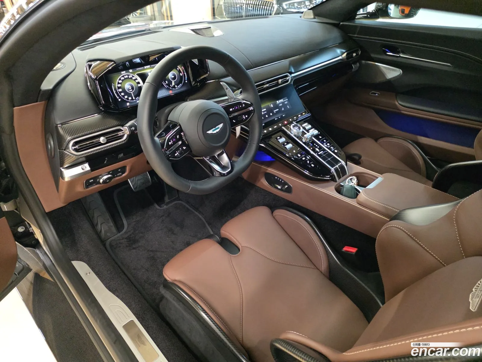 Aston Martin Vantage 2025 — 4