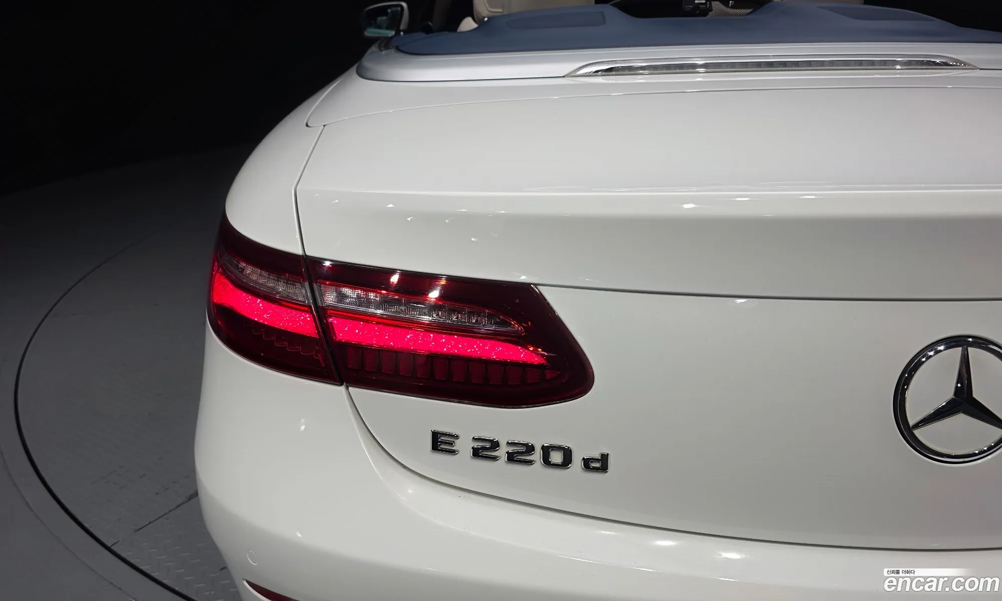 Mercedes-Benz E-Class W213 2018 WDD1K1EB5JF041405 — 26