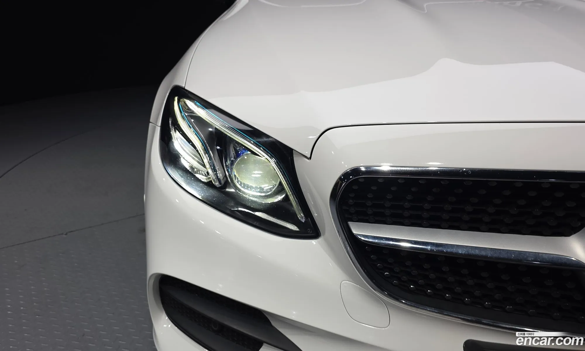 Mercedes-Benz E-Class W213 2018 WDD1K1EB5JF041405 — 10