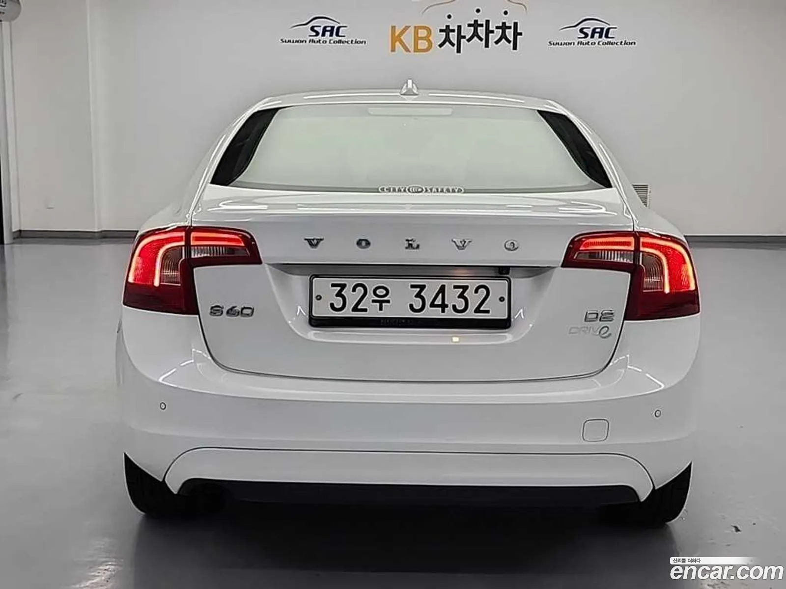 Volvo S60 2015 — 14