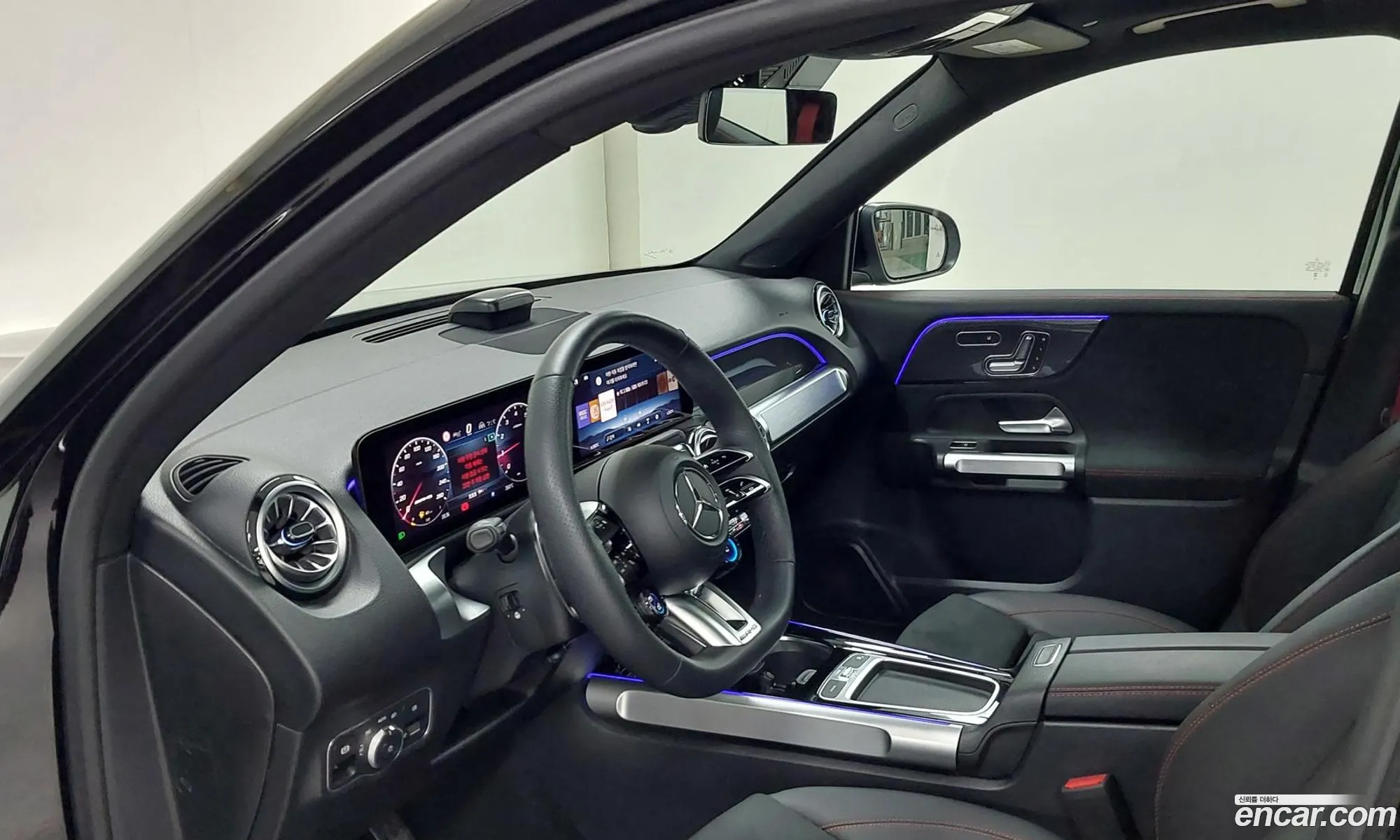 Mercedes-Benz GLB-Class X247 2025 — 17
