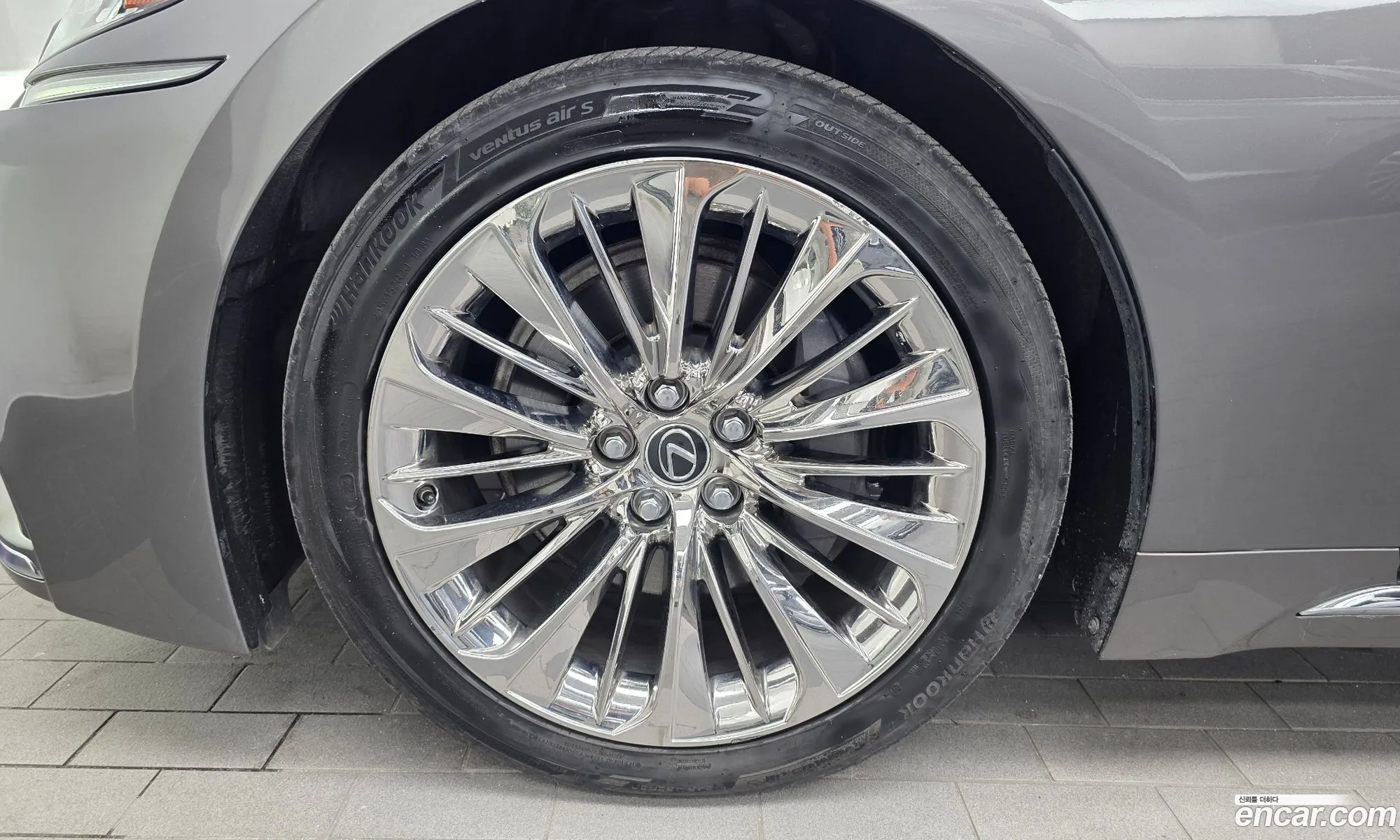 Lexus LS500 2019 — 8